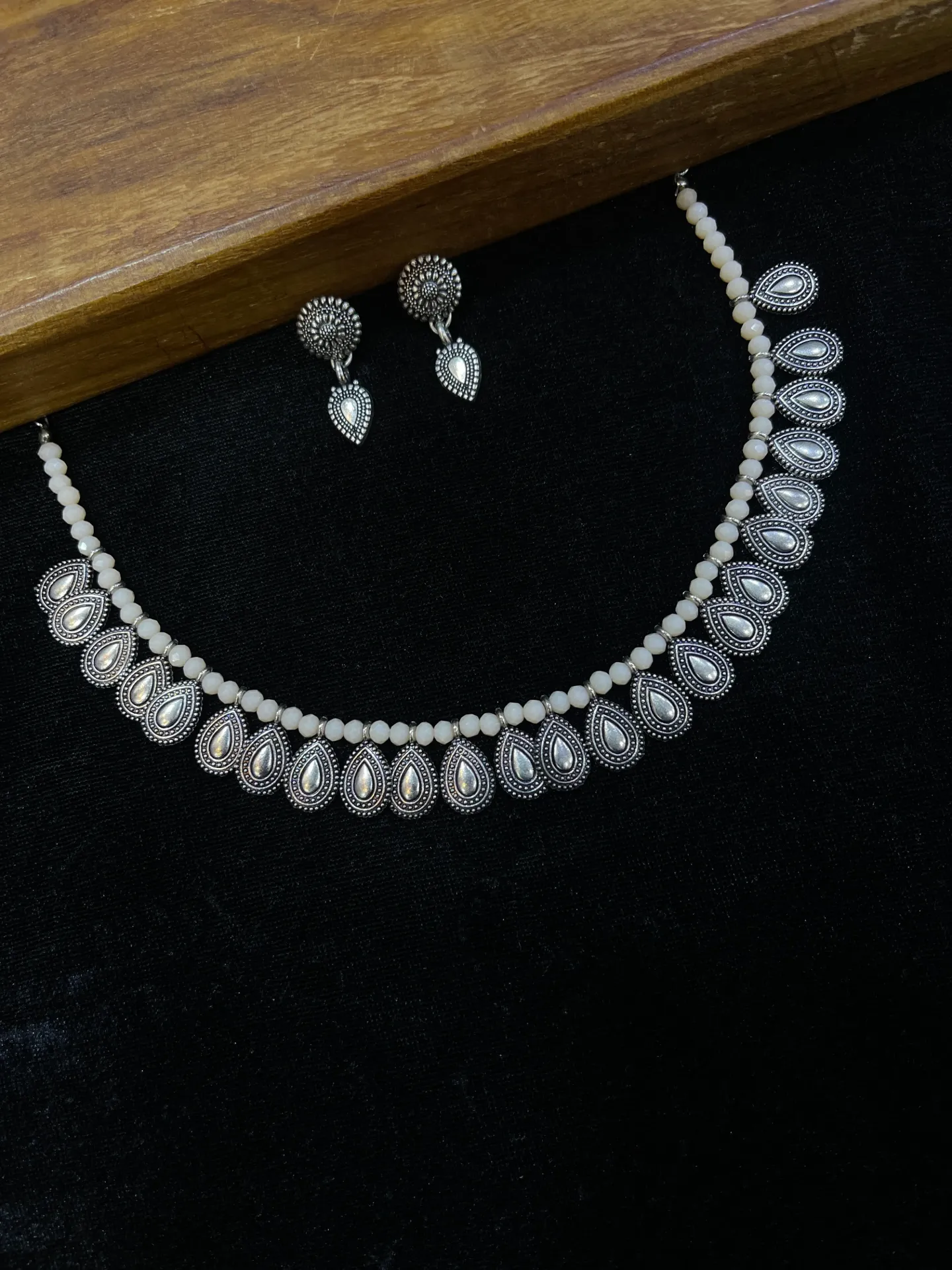 [Necklace68] Floral And Beads Necklace-N68