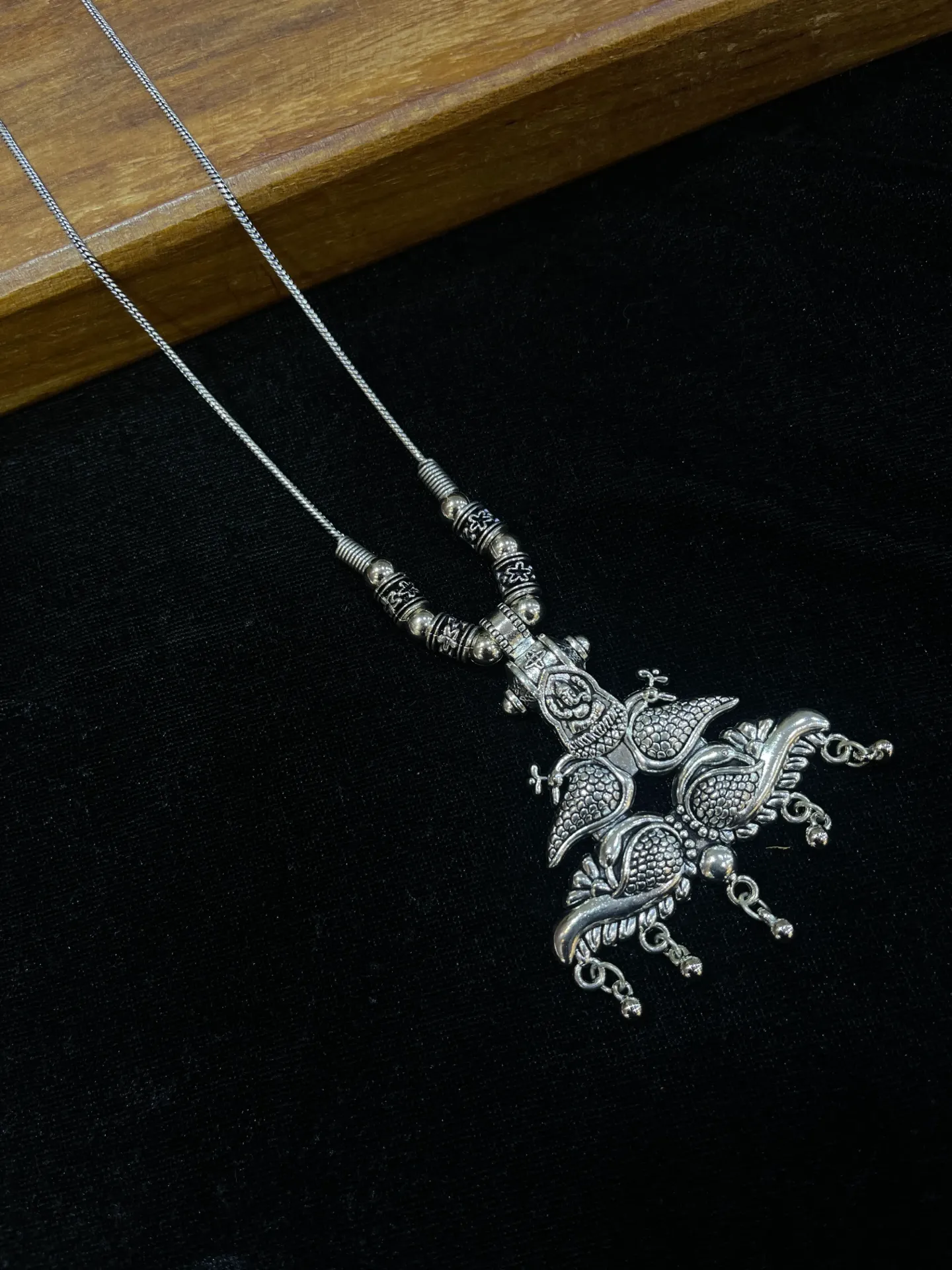[Necklace76] Oxidised Bird Design Necklace -N76