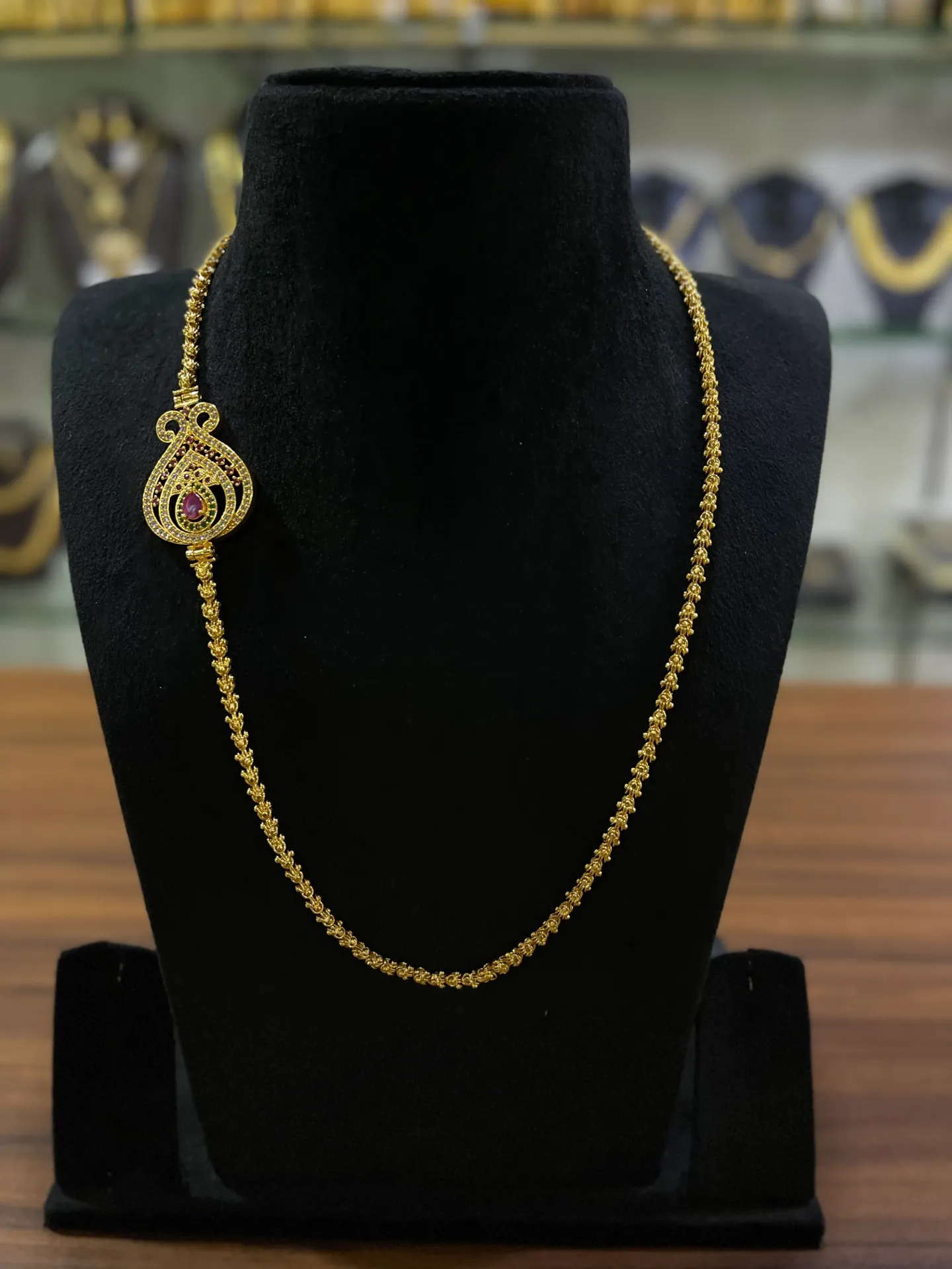 Exquisite Mogappu Necklace | Traditional Side Pendent Chains MGP 34