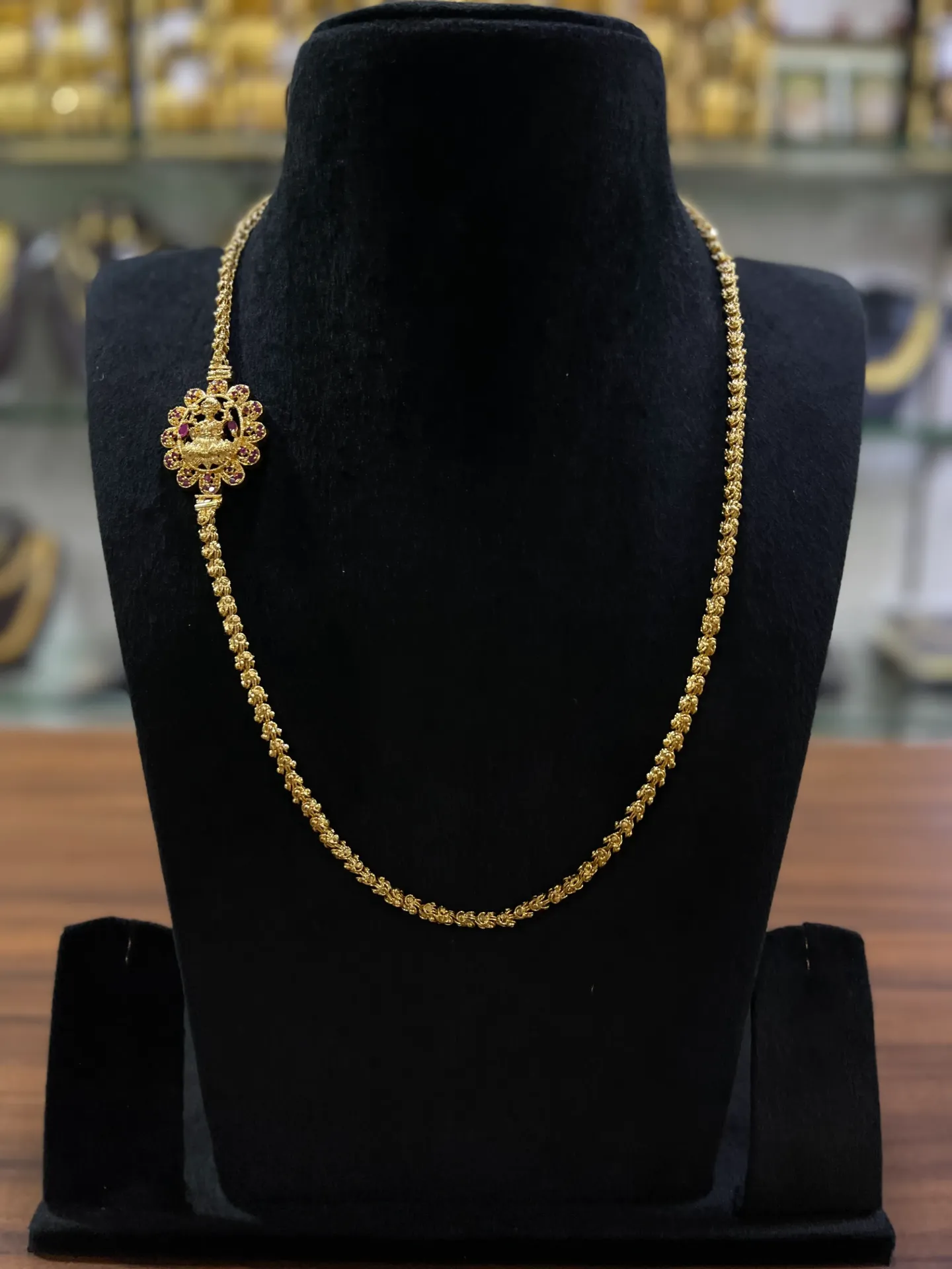 Exquisite Mogappu Necklace | Traditional Side Pendent Chains MGP 36