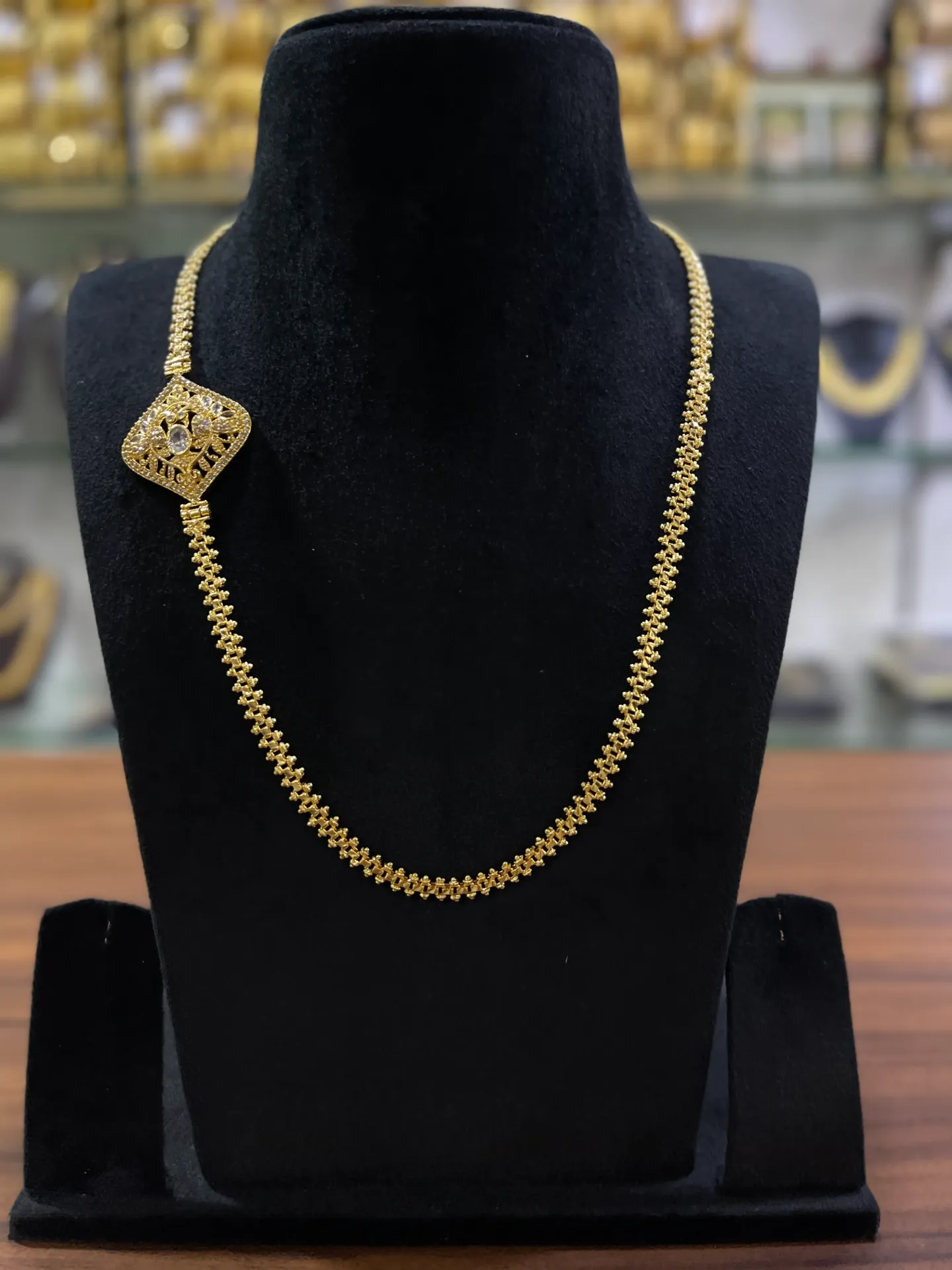 Exquisite Mogappu Necklace | Traditional Side Pendent Chains MGP 37