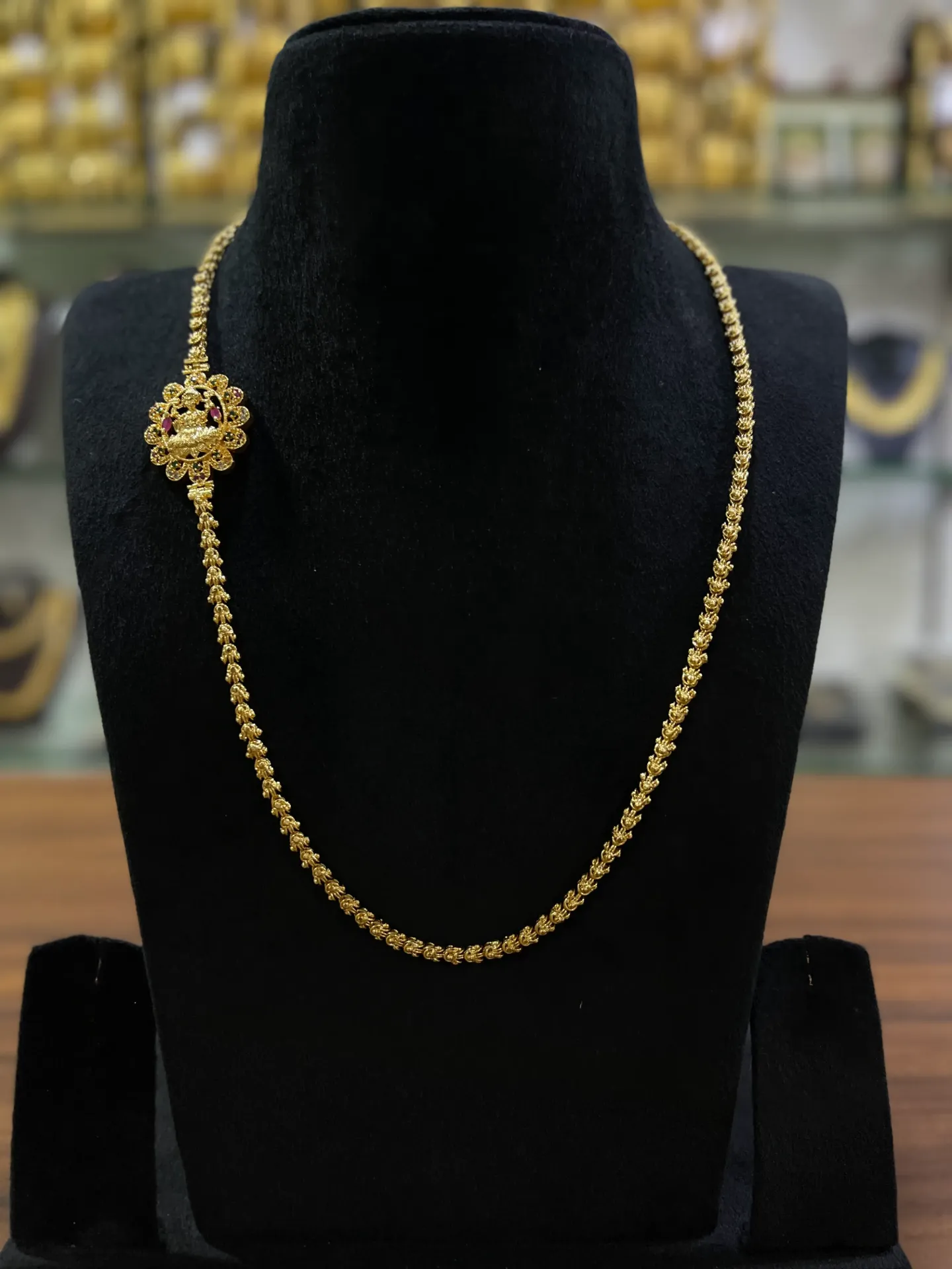 Exquisite Mogappu Necklace | Traditional Side Pendent Chains MGP 41