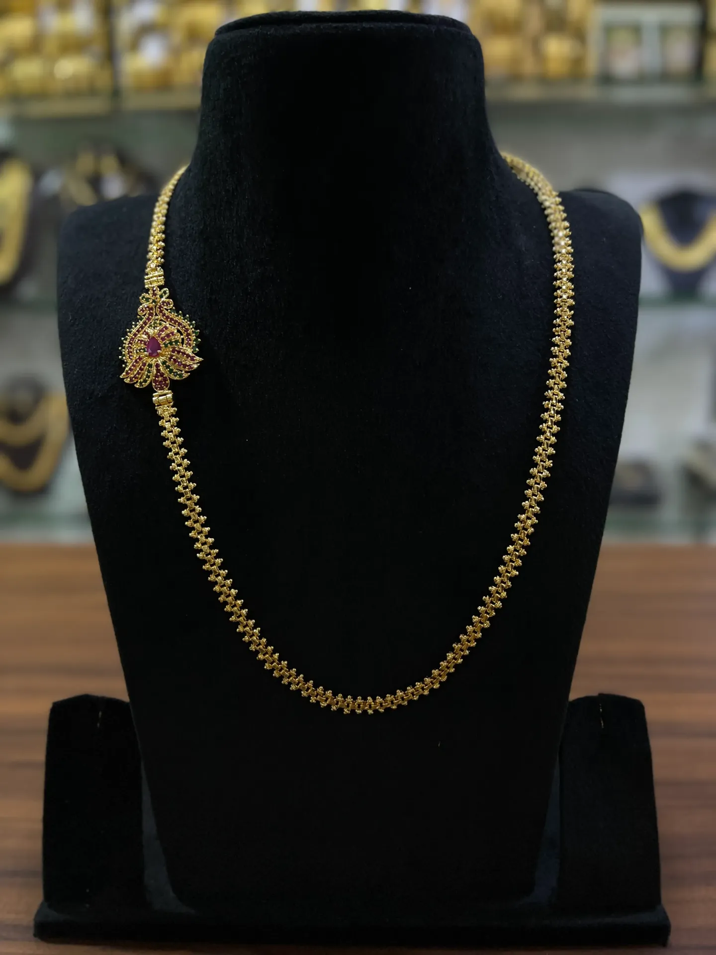 Exquisite Mogappu Necklace | Traditional Side Pendent Chains MGP 44