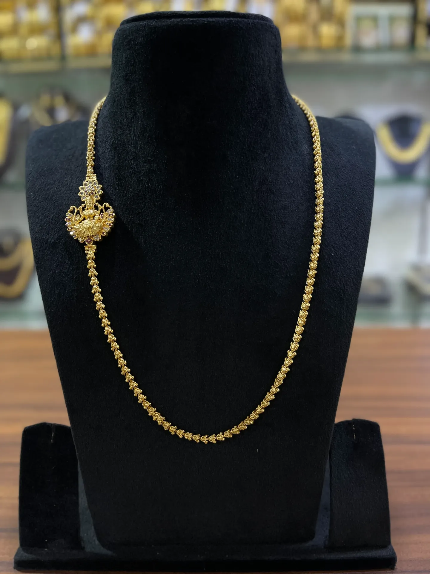 Exquisite Mogappu Necklace | Traditional Side Pendent Chains MGP 47
