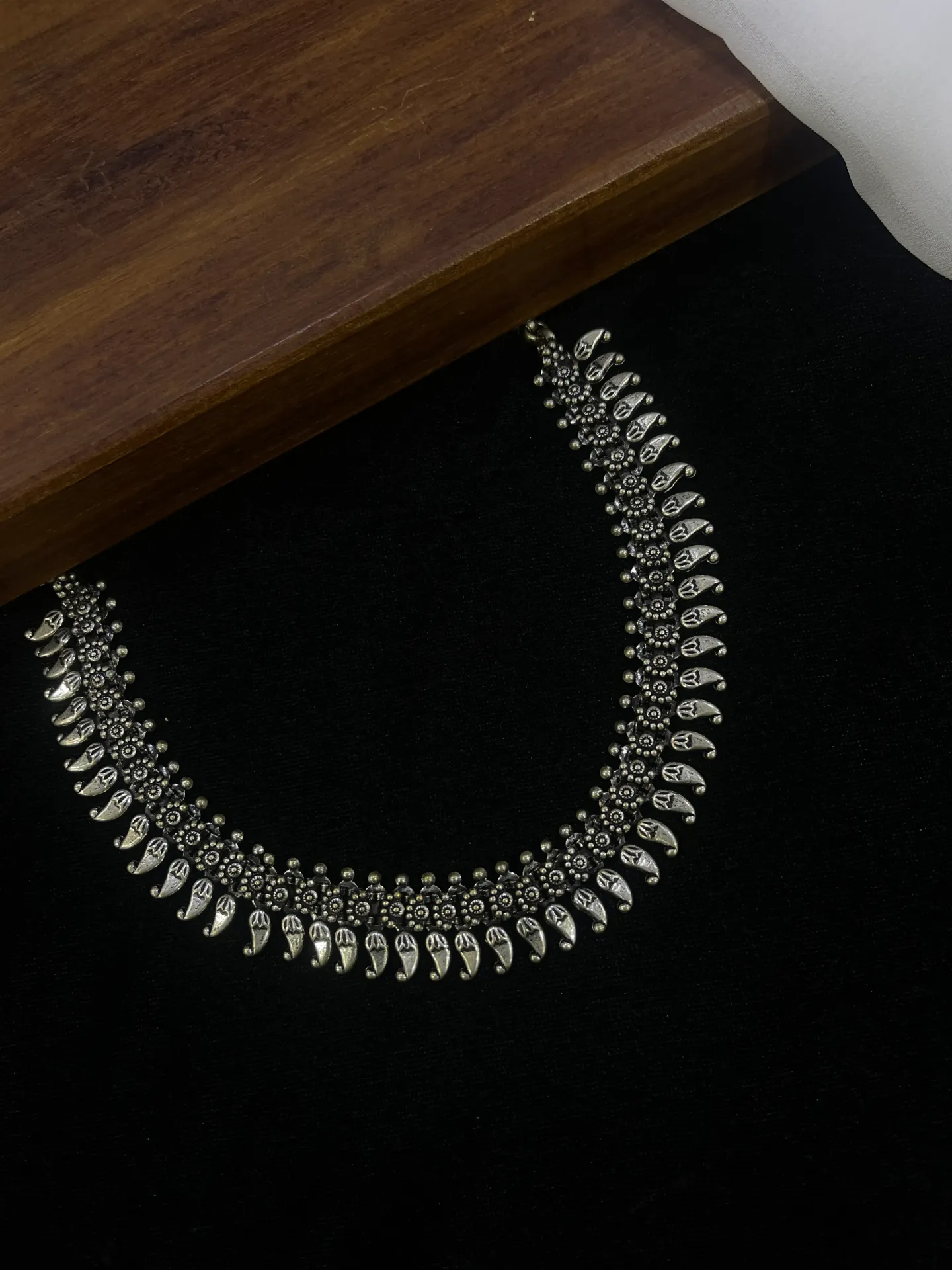 [Necklace94] Floral And Manga Design Necklace-N94