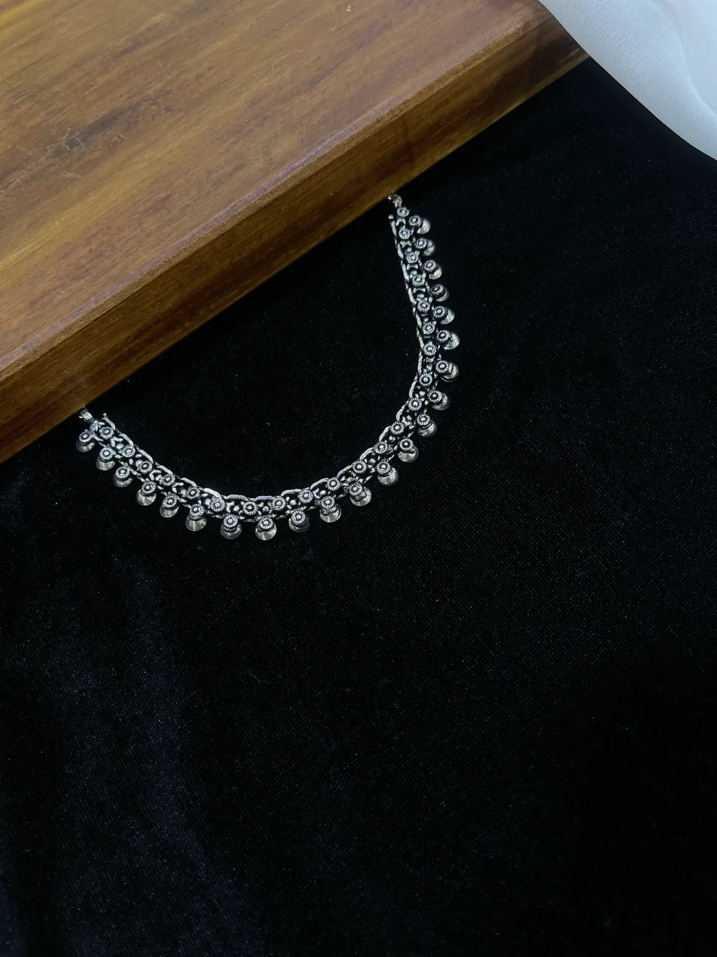 Floral Design Oxi Necklace -N108