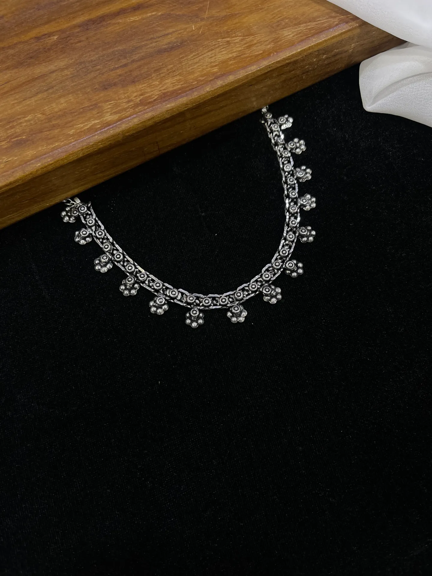 Floral Design Necklace-N111