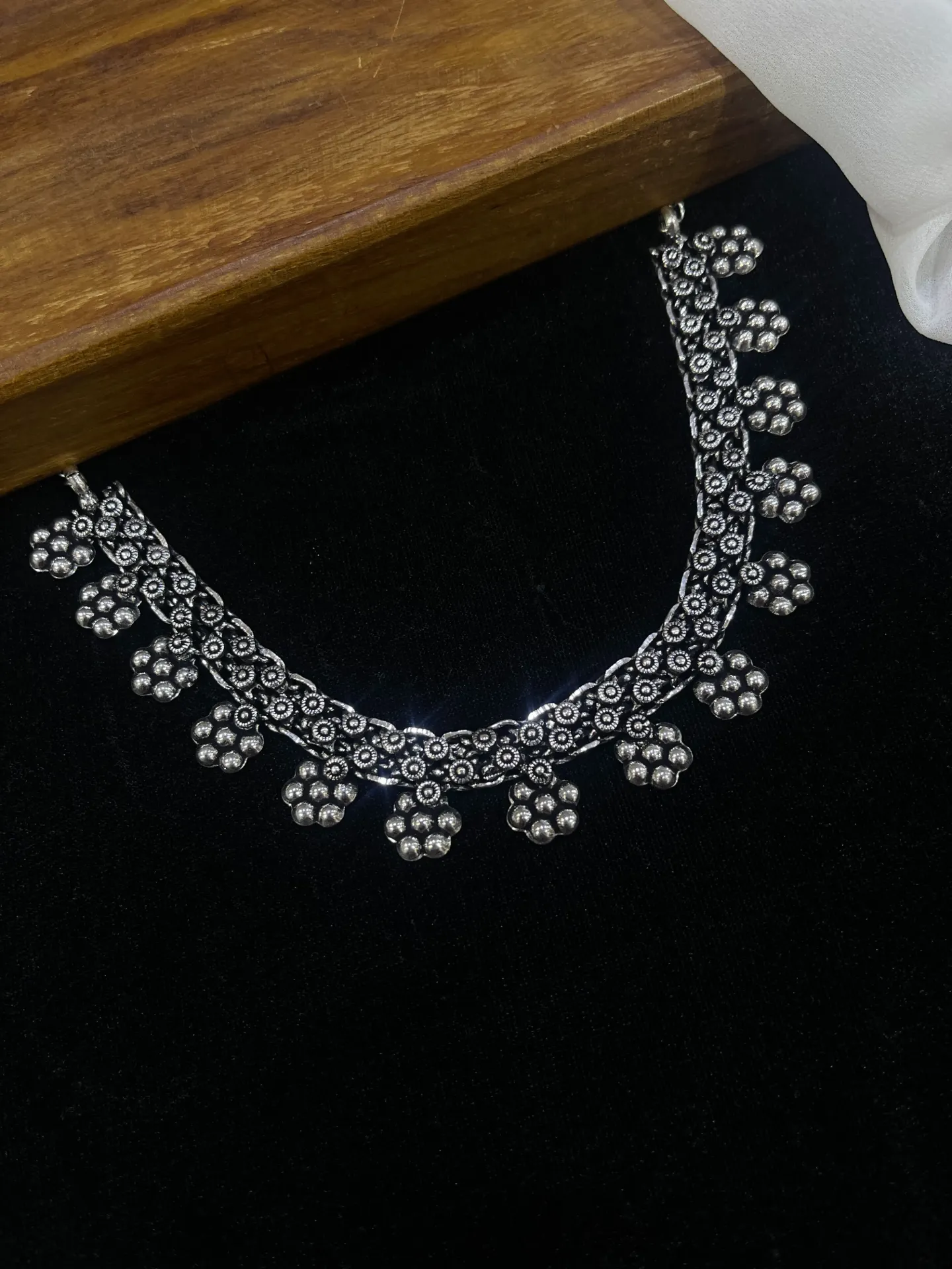 Floral Design Oxi Necklace -N126