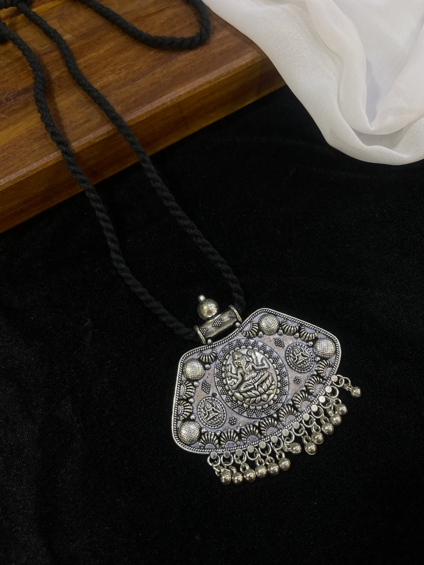 Oxi Floral Long Chain-N147