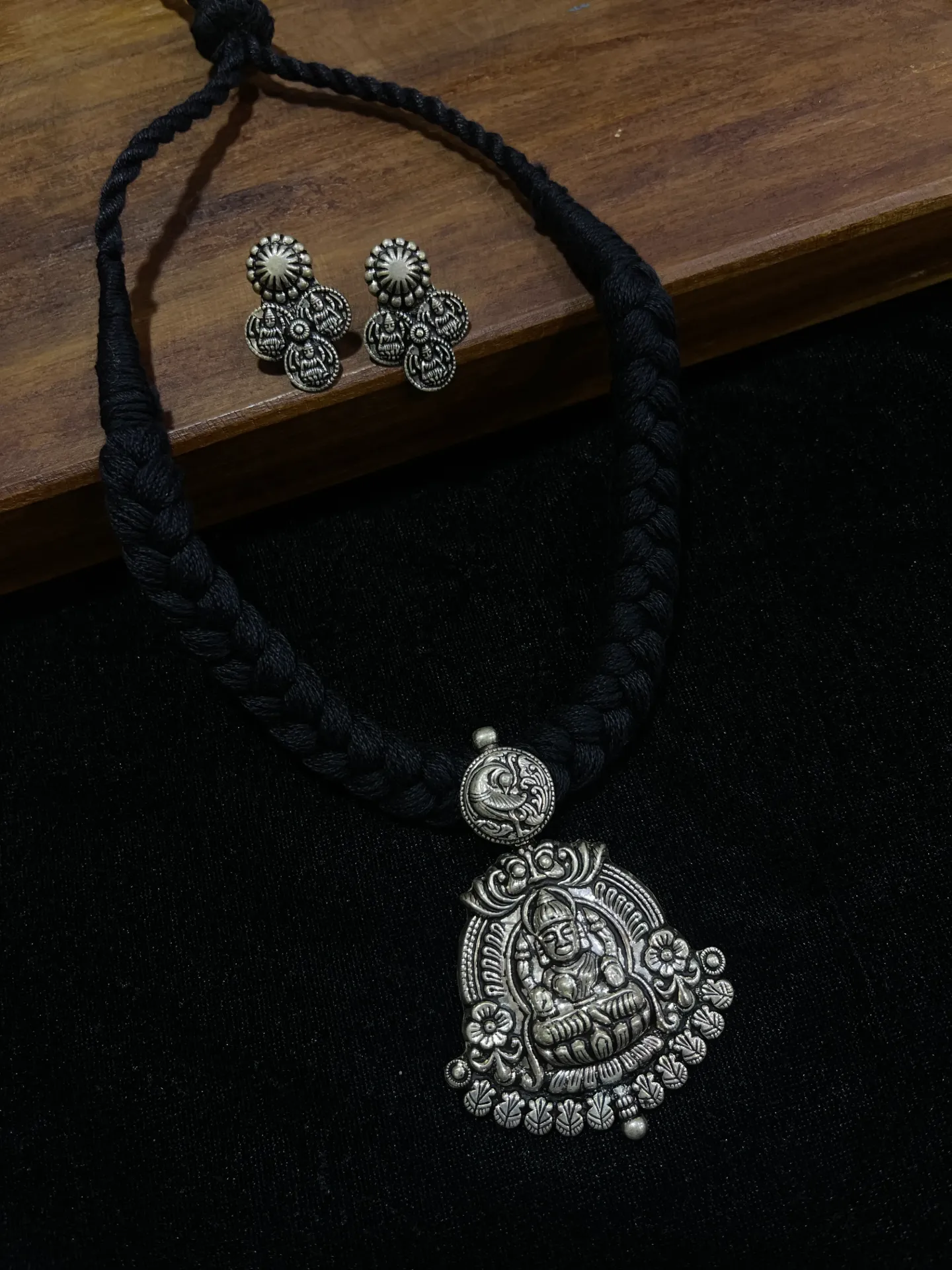 [Necklace 153] Temple Design Oxi Necklace With Earings -N153