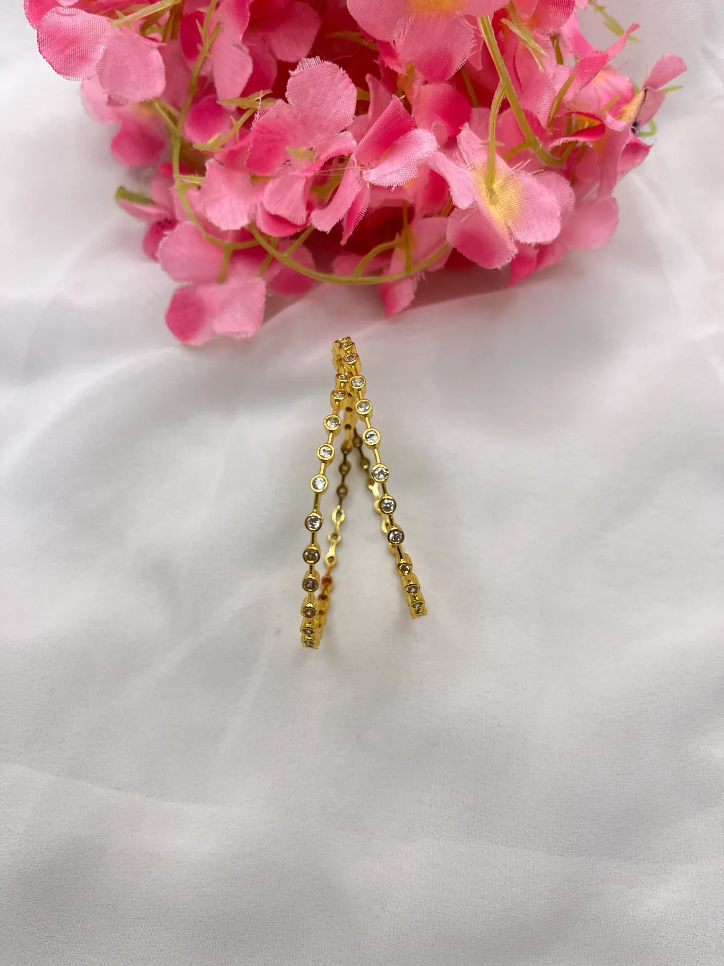 [B52 2.4] Simple Design White Stone Bangles -B52 (2.4)