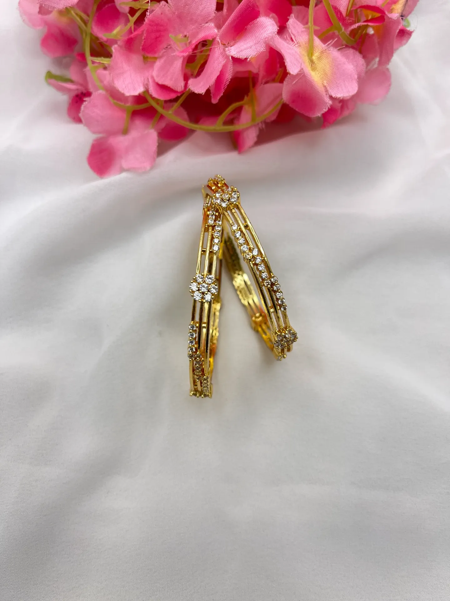 [B70 2.4] White Stone With Bangles -B70 (2.4)