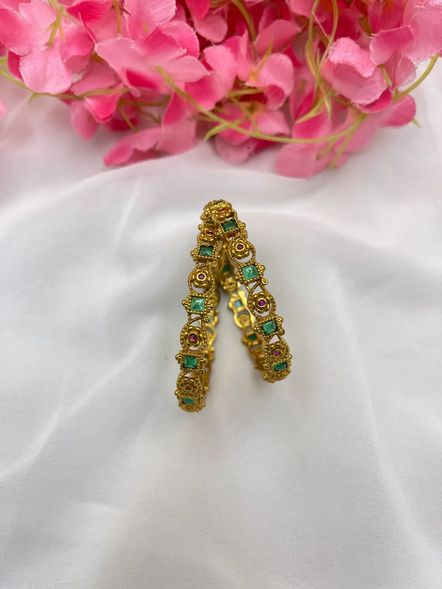 Flower Design Green Stone Bangles -B113