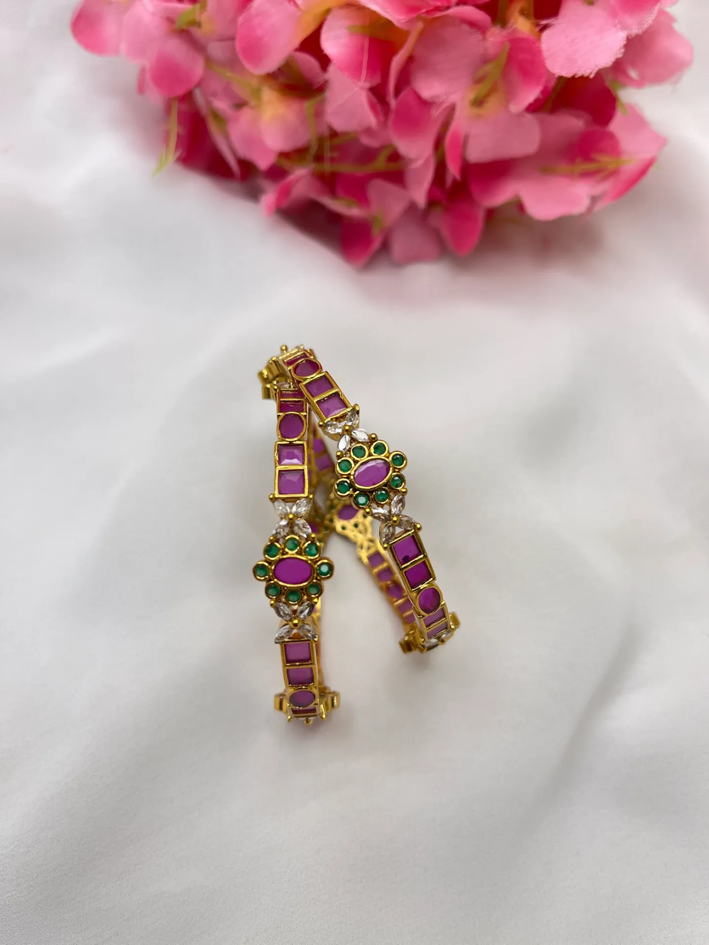 Flower Design With Pink Stone Bangles -B146