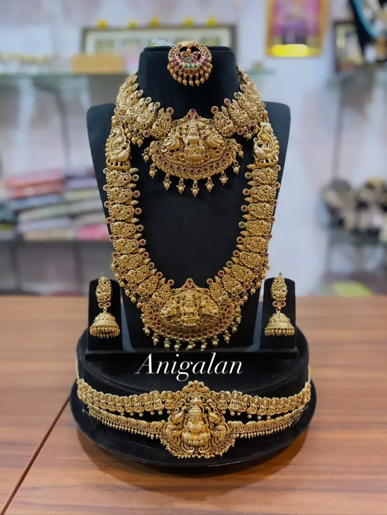 [BD Antique 29] Temple Gold with Kemp Stone