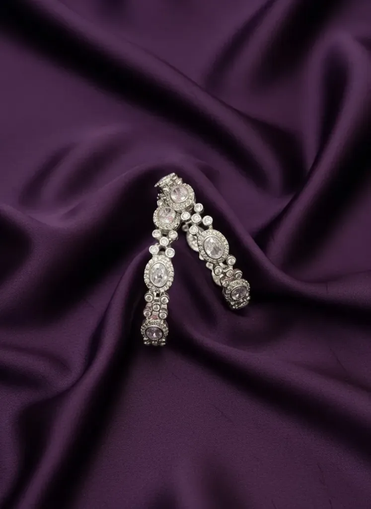 [B205 2.4] White Stone Bangles -B205 (2.4)