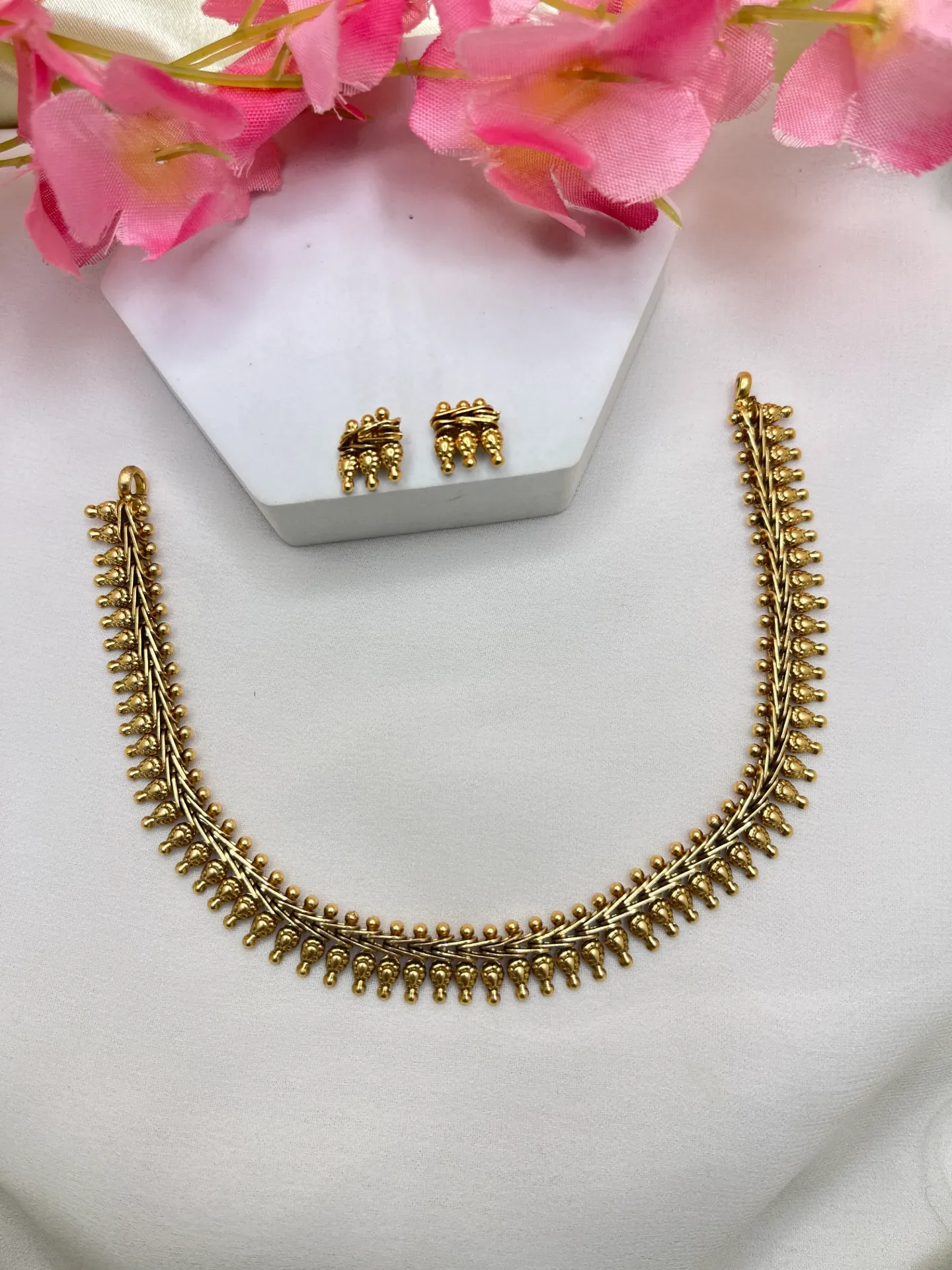 Premium Floral Design Necklace -N183