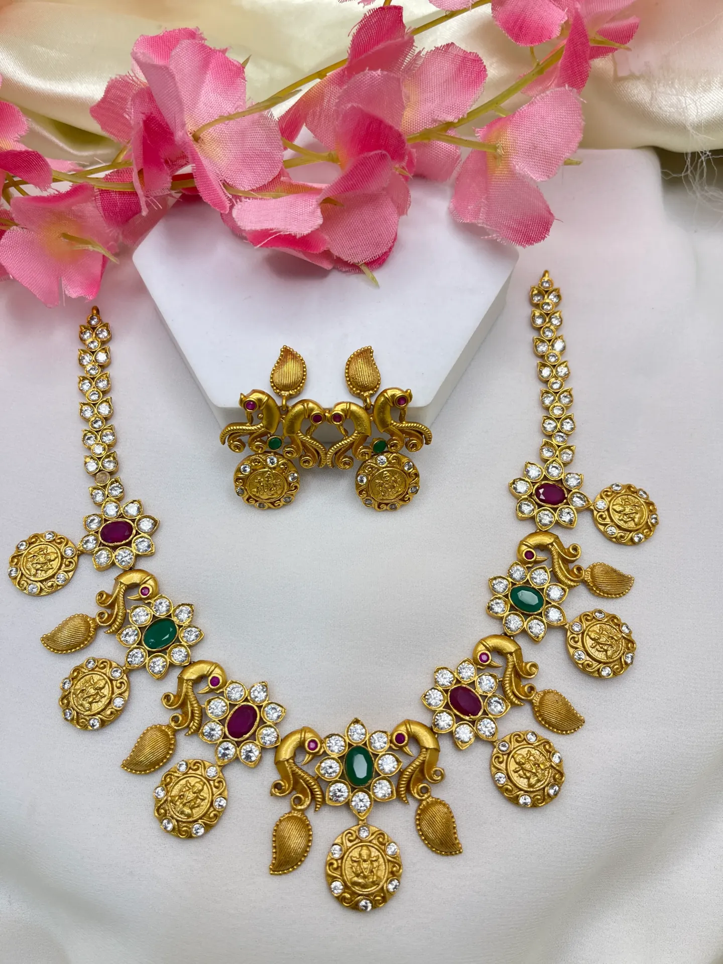 Manga Design Antique Necklace -N185