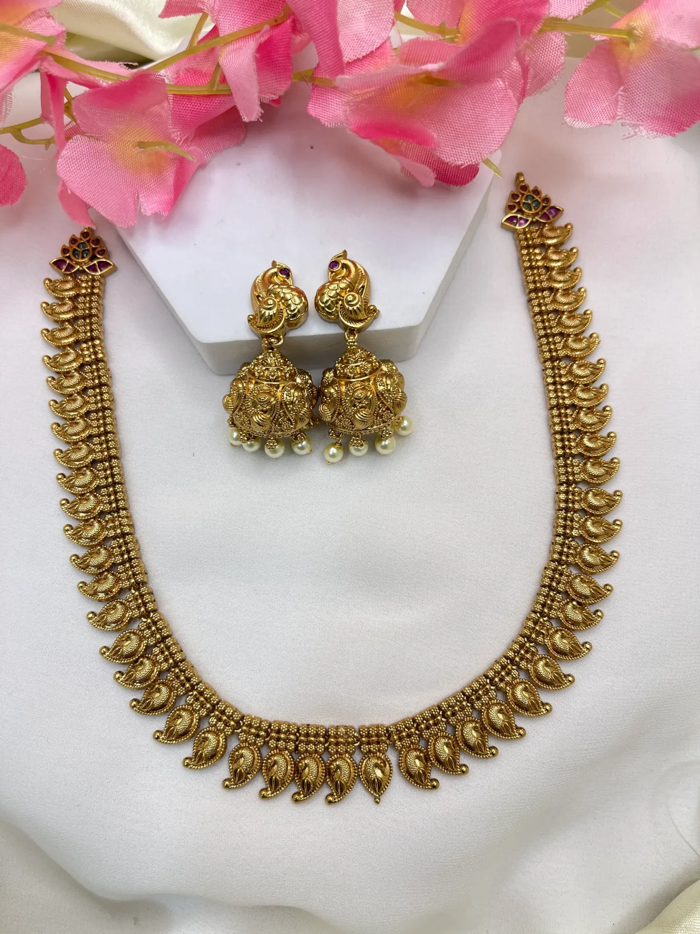 Manga Design Necklace -N189