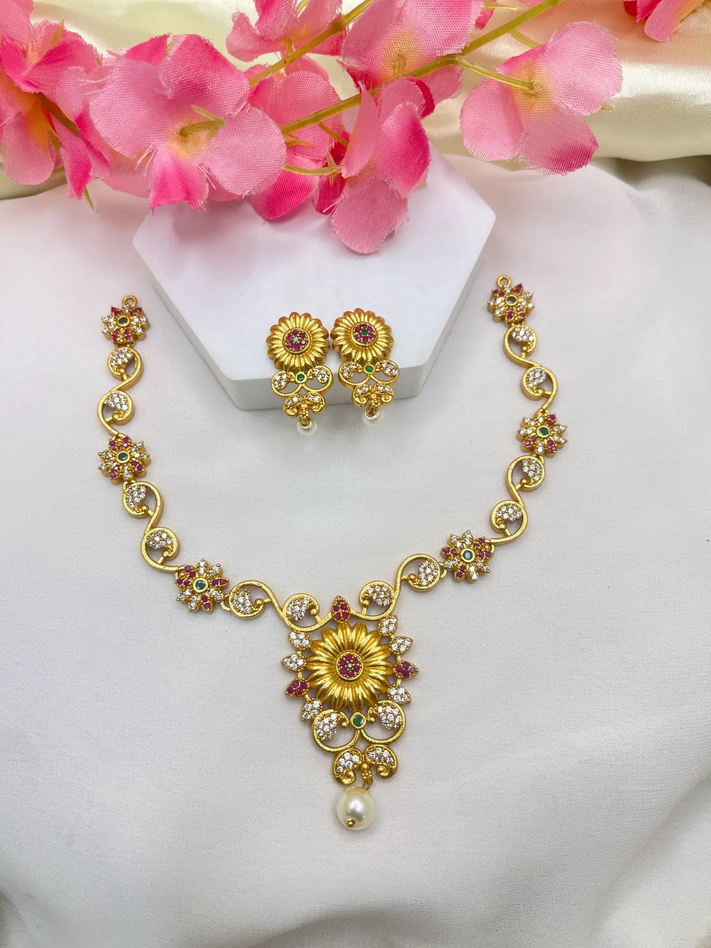 Ruby White Floral Design Necklace -N199