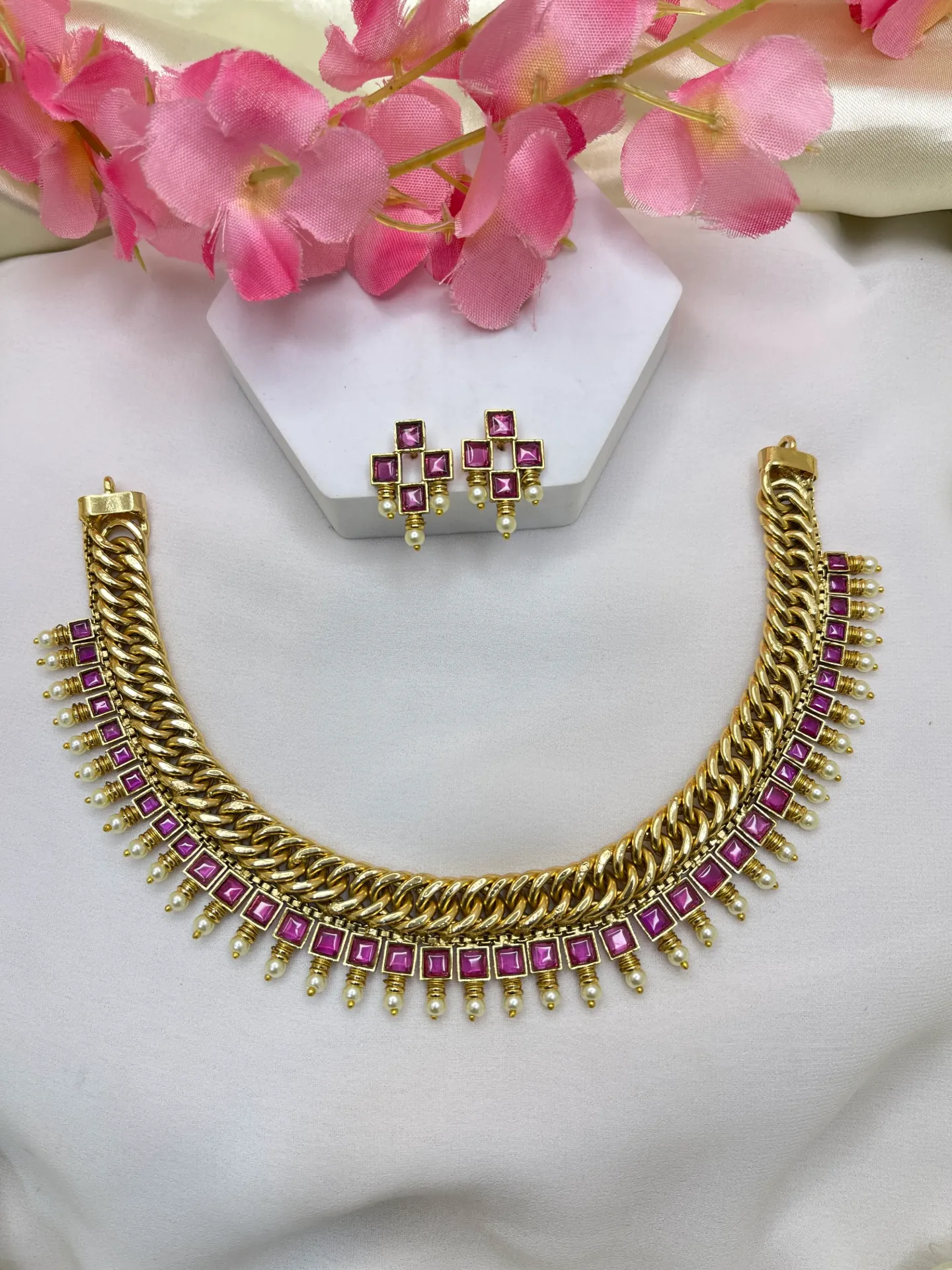Kemp Stone Antique Necklace -N203
