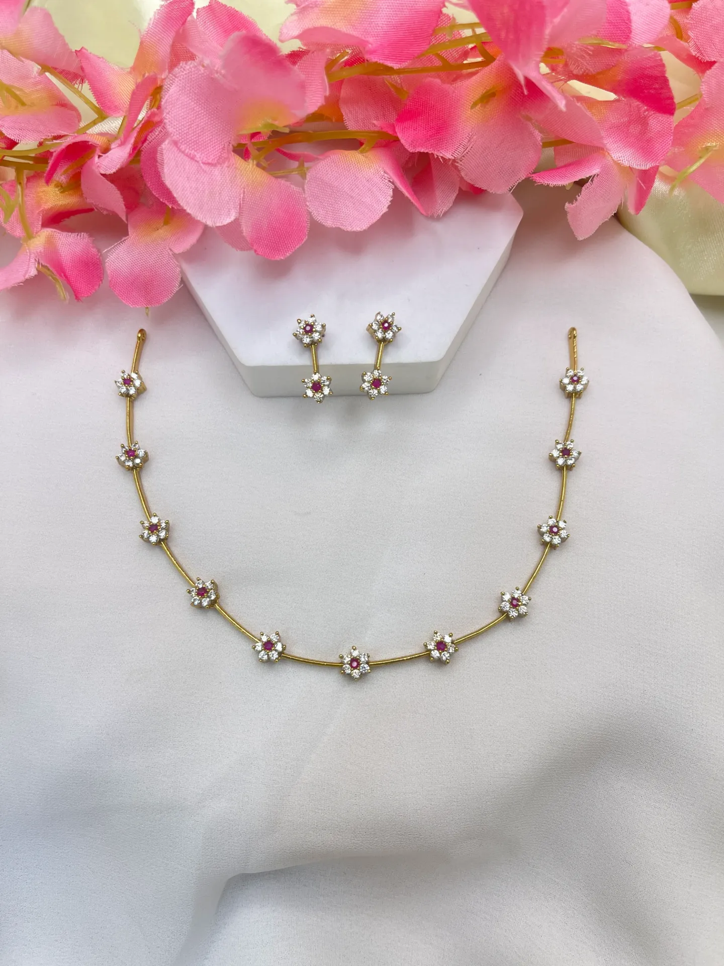 Antique Floral Design Necklace-N217