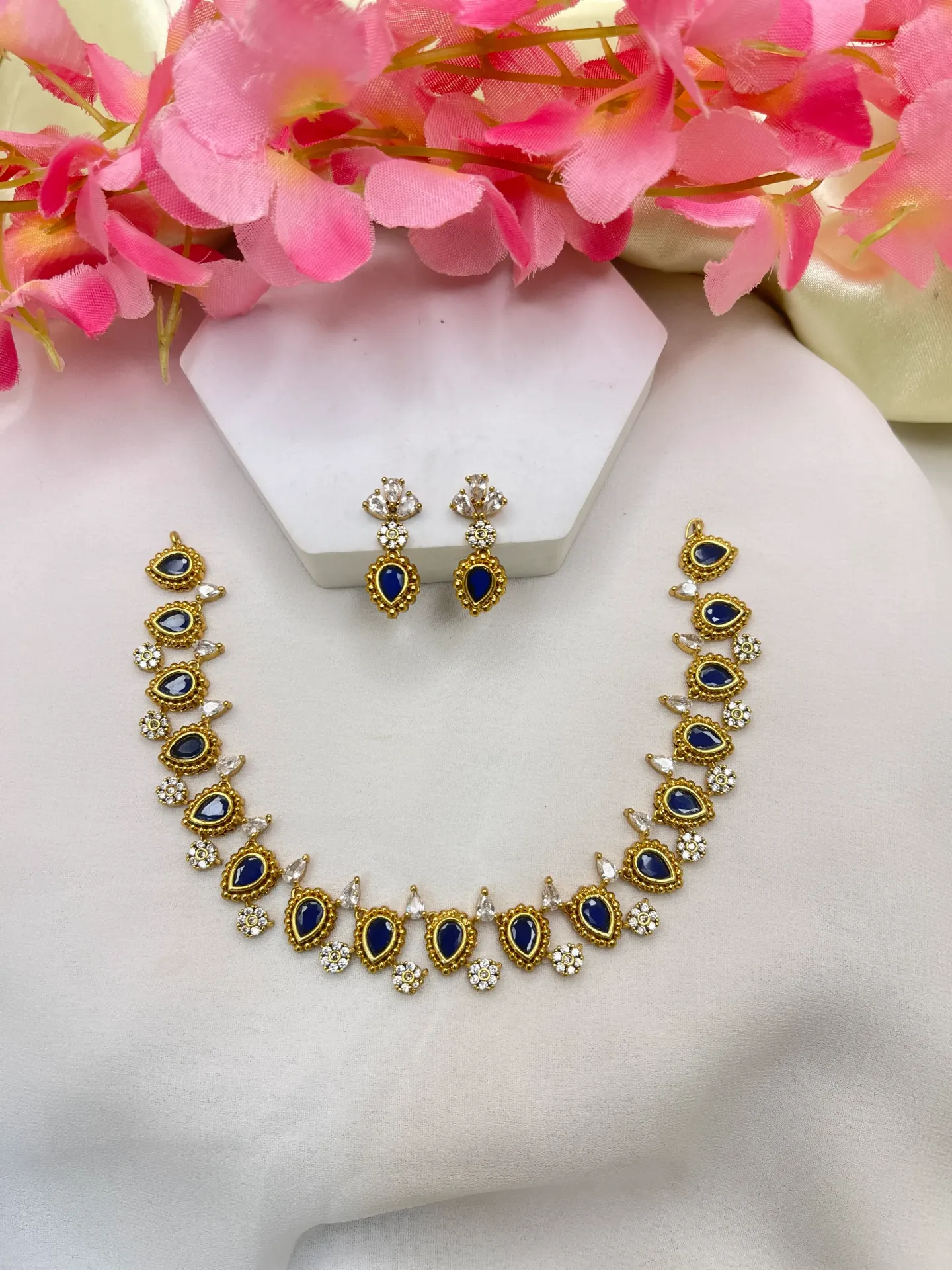 Royal Bloom Antique Necklace-N218