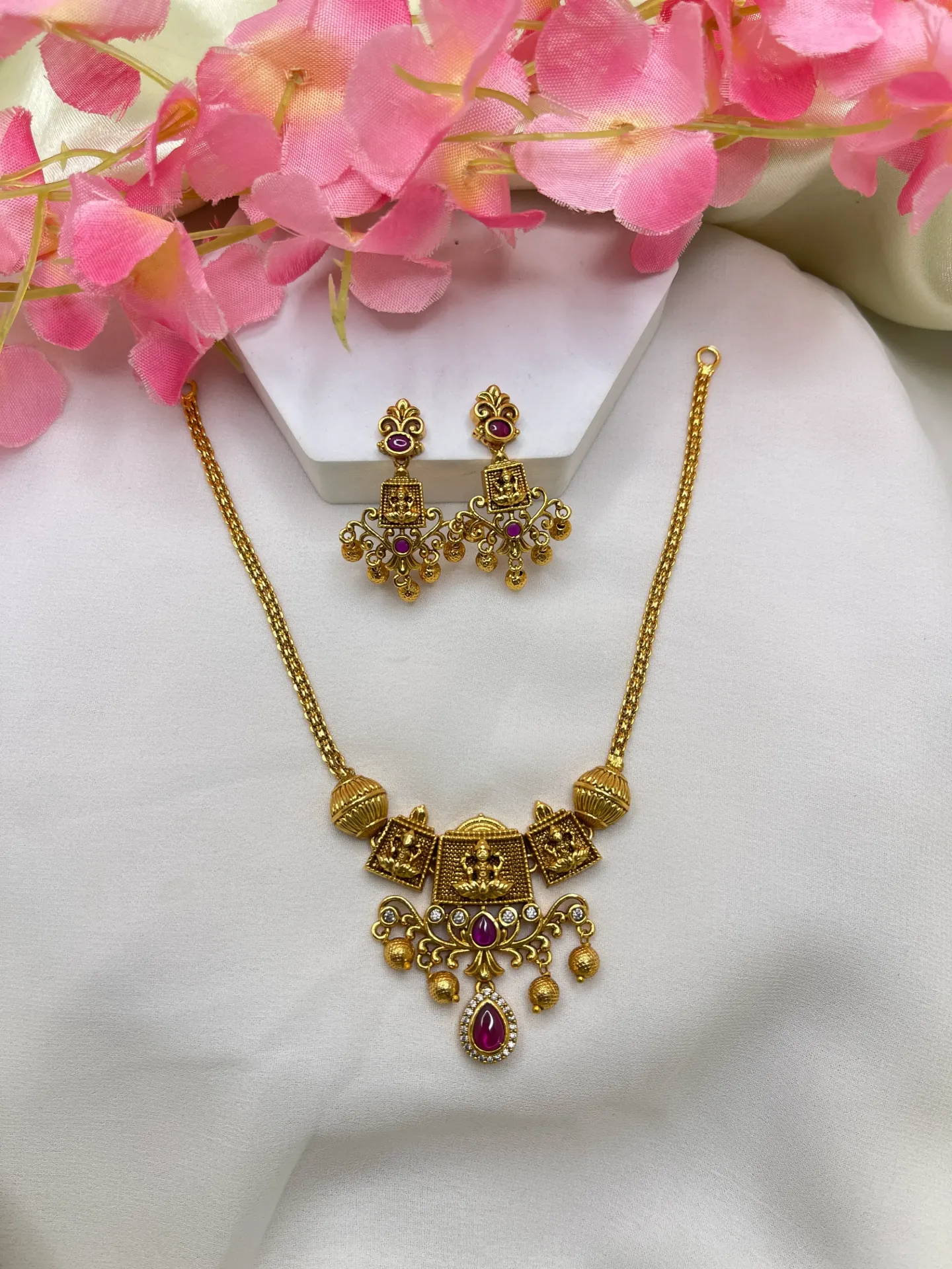 Lakshmi Floral Design Necklace-N223