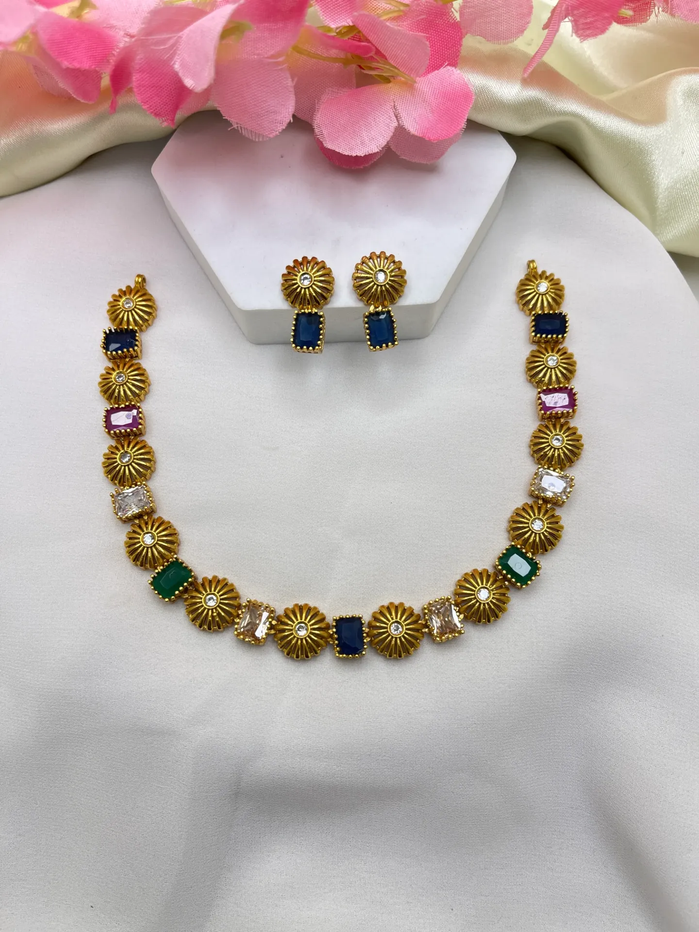 Flower Design Necklace -N244