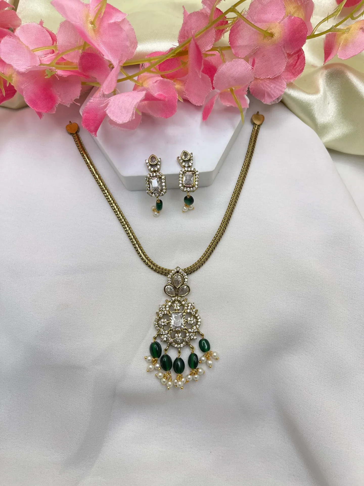 Floral Design Antique Necklace-N247