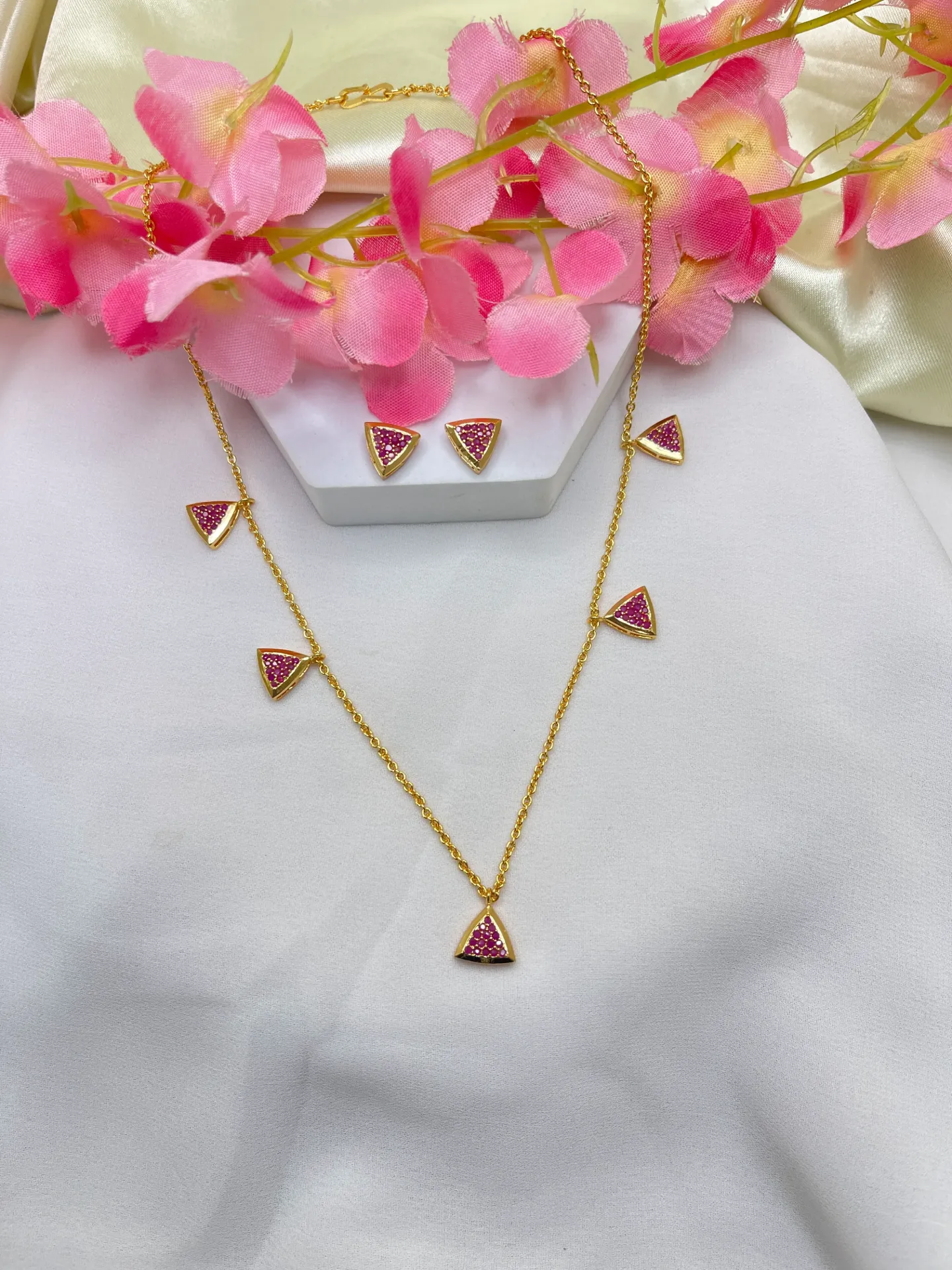[Necklace 249] Triangle Design Necklace-N249