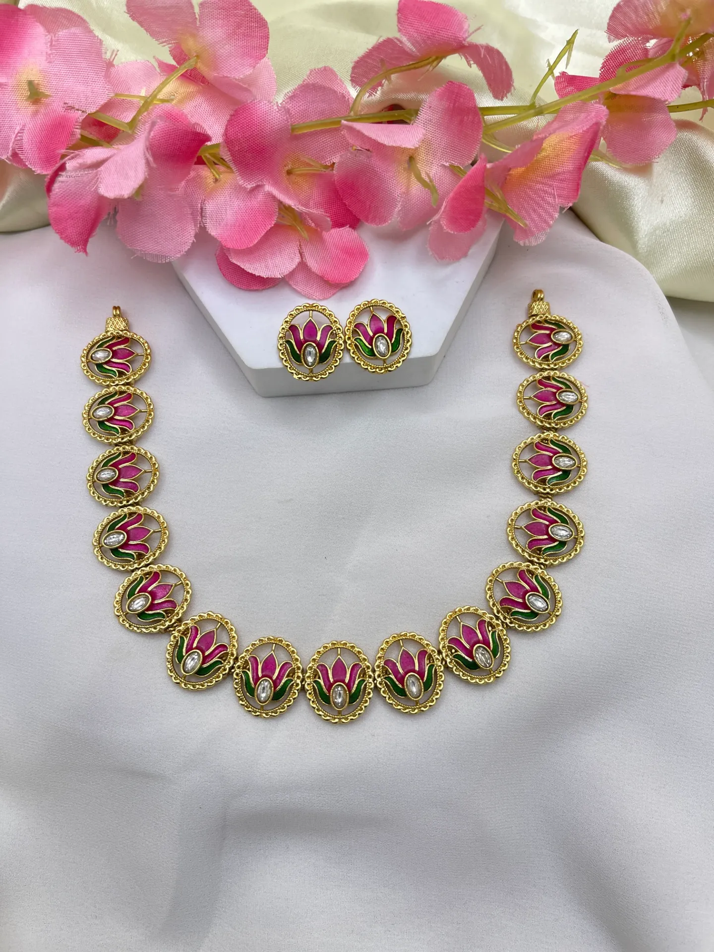 Lotus Design Necklace-N258