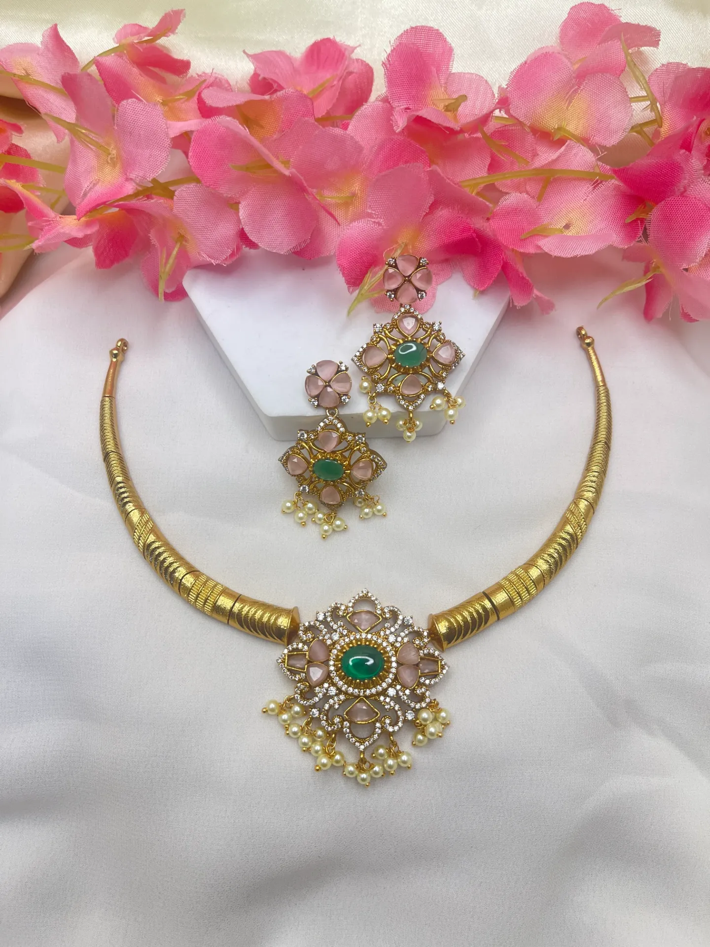 Antique Floral Peral Necklace-N279
