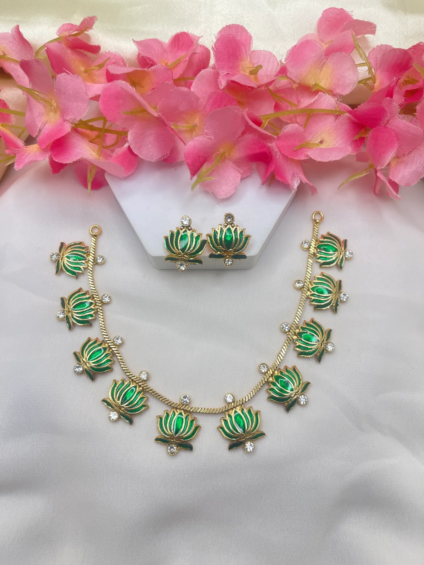 Lotus Design Necklace-N281