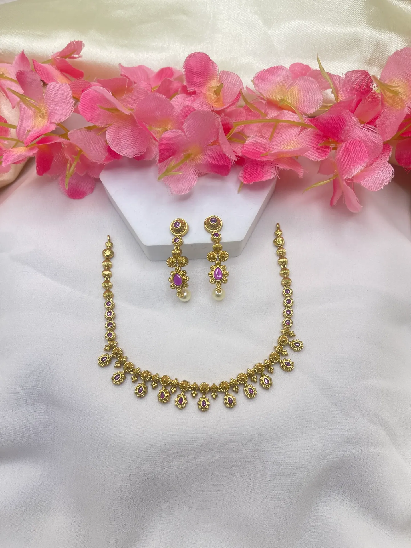 Antique Floral Necklace-N285