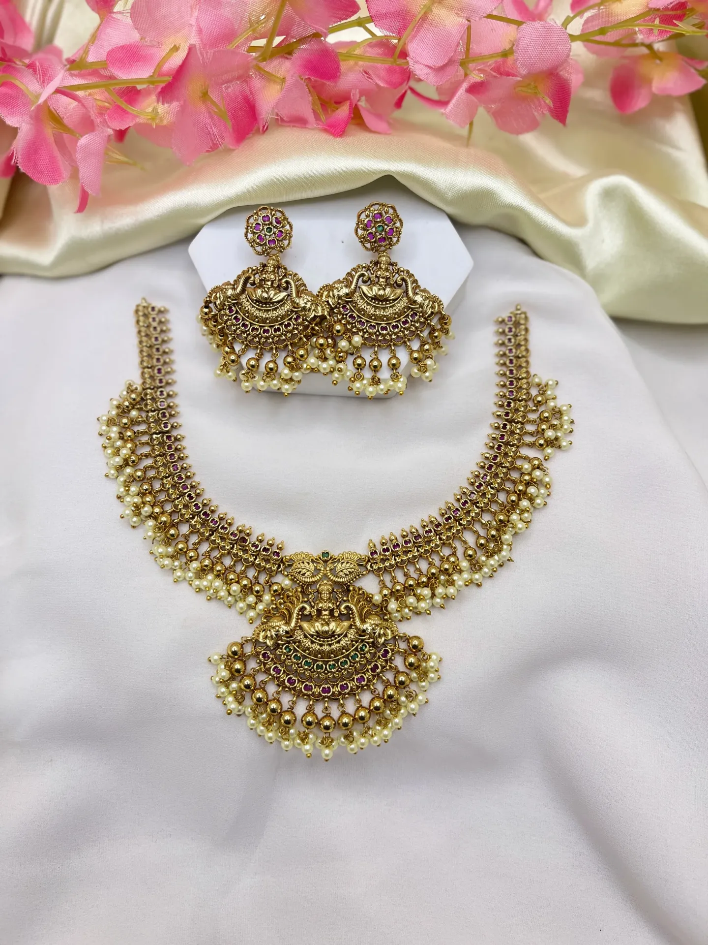 Lakshmi And Pearl Necklace-N292