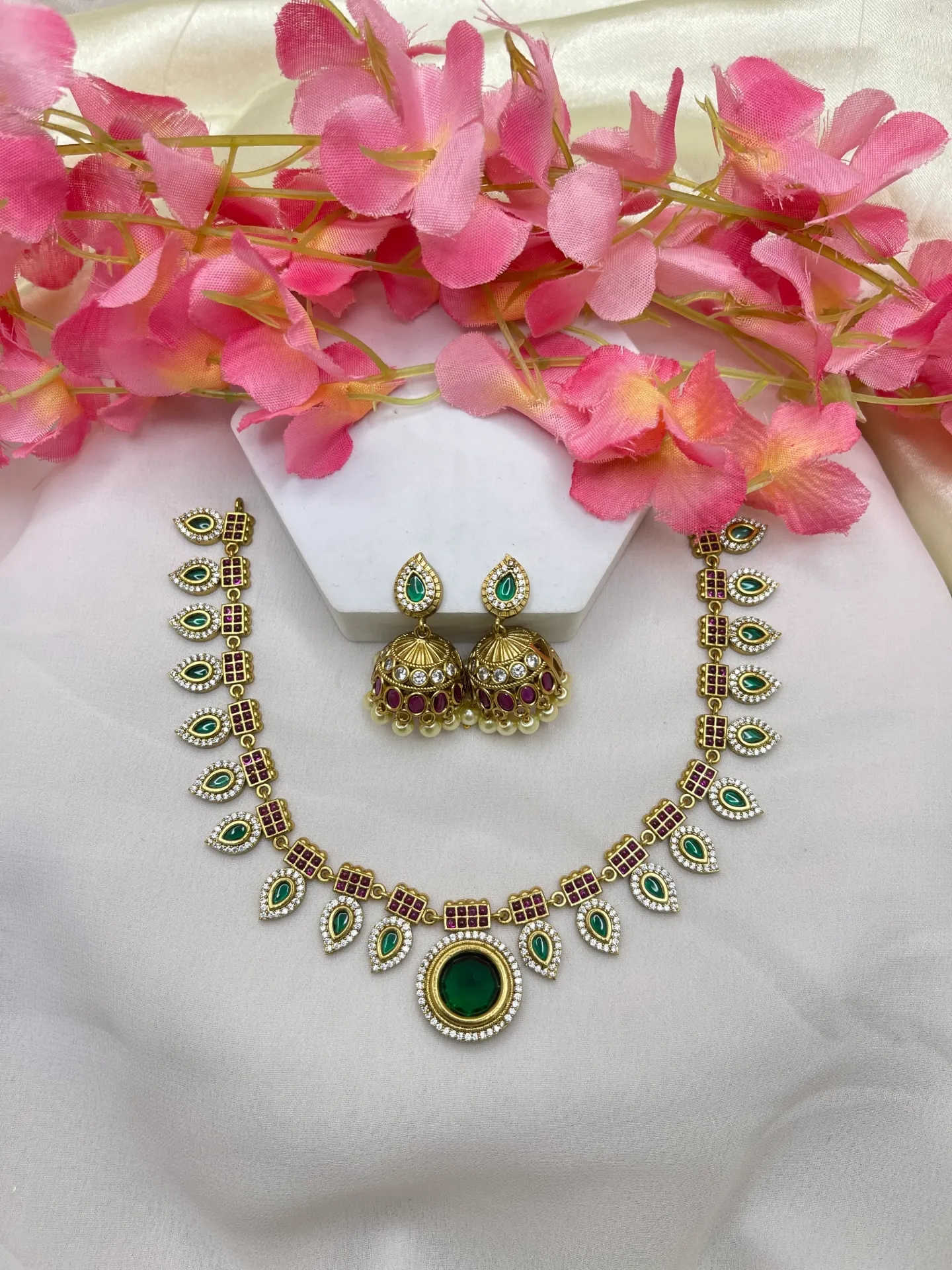 Floral Design Necklace -N298