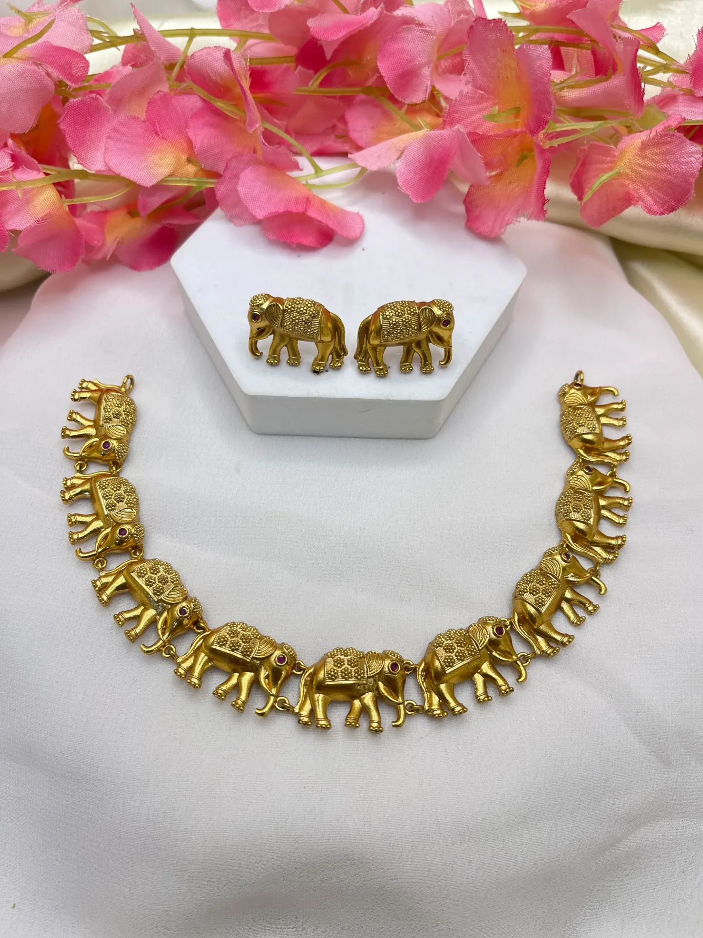 [Necklace 301] Elephant Design Necklace -N301