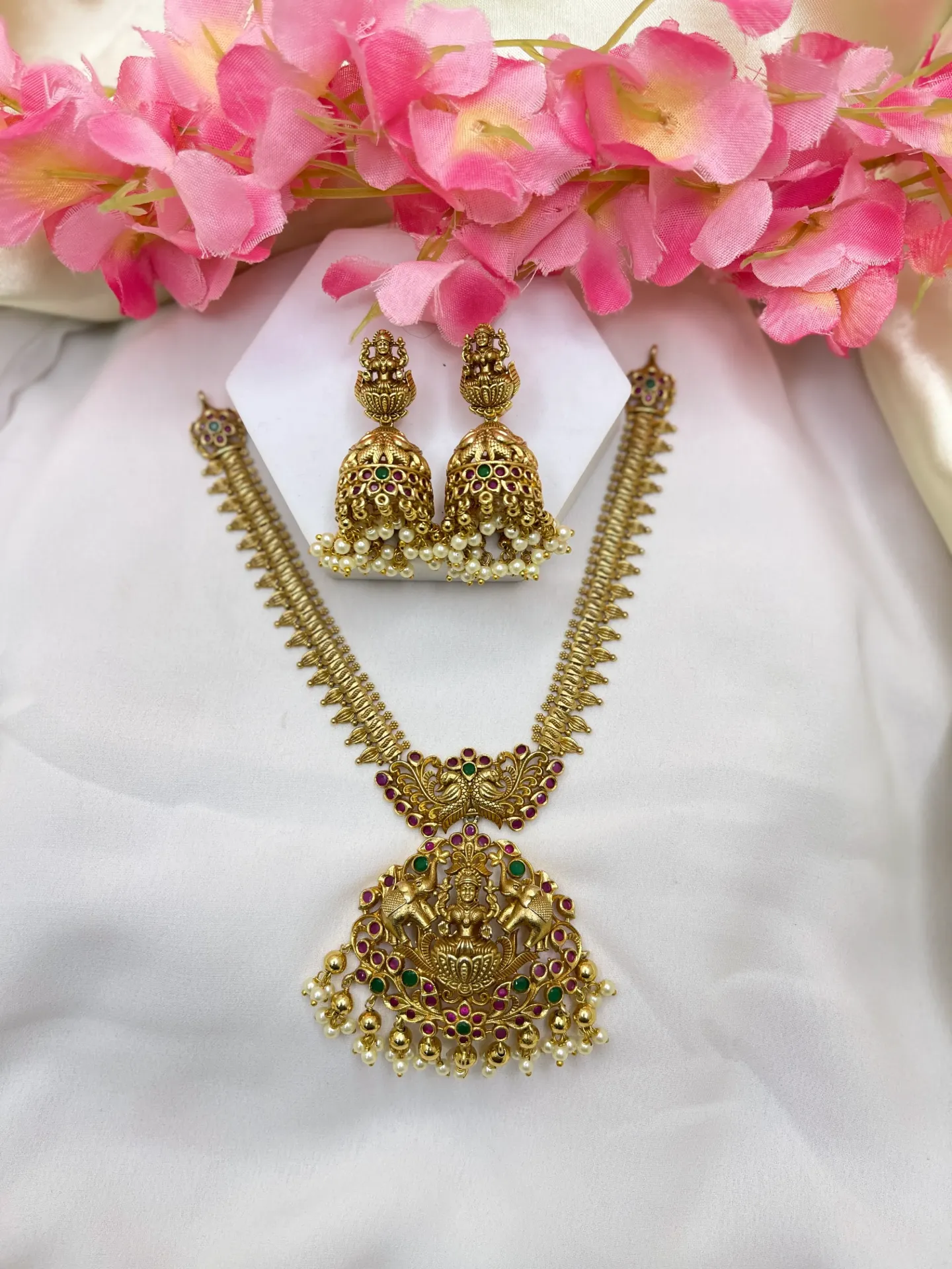 Temple Design Necklace With Matching Earings -N325