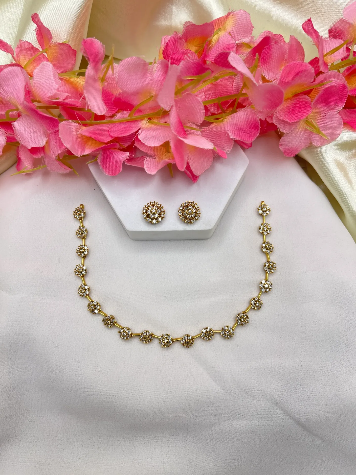 Flower Design Stone Necklace -N327