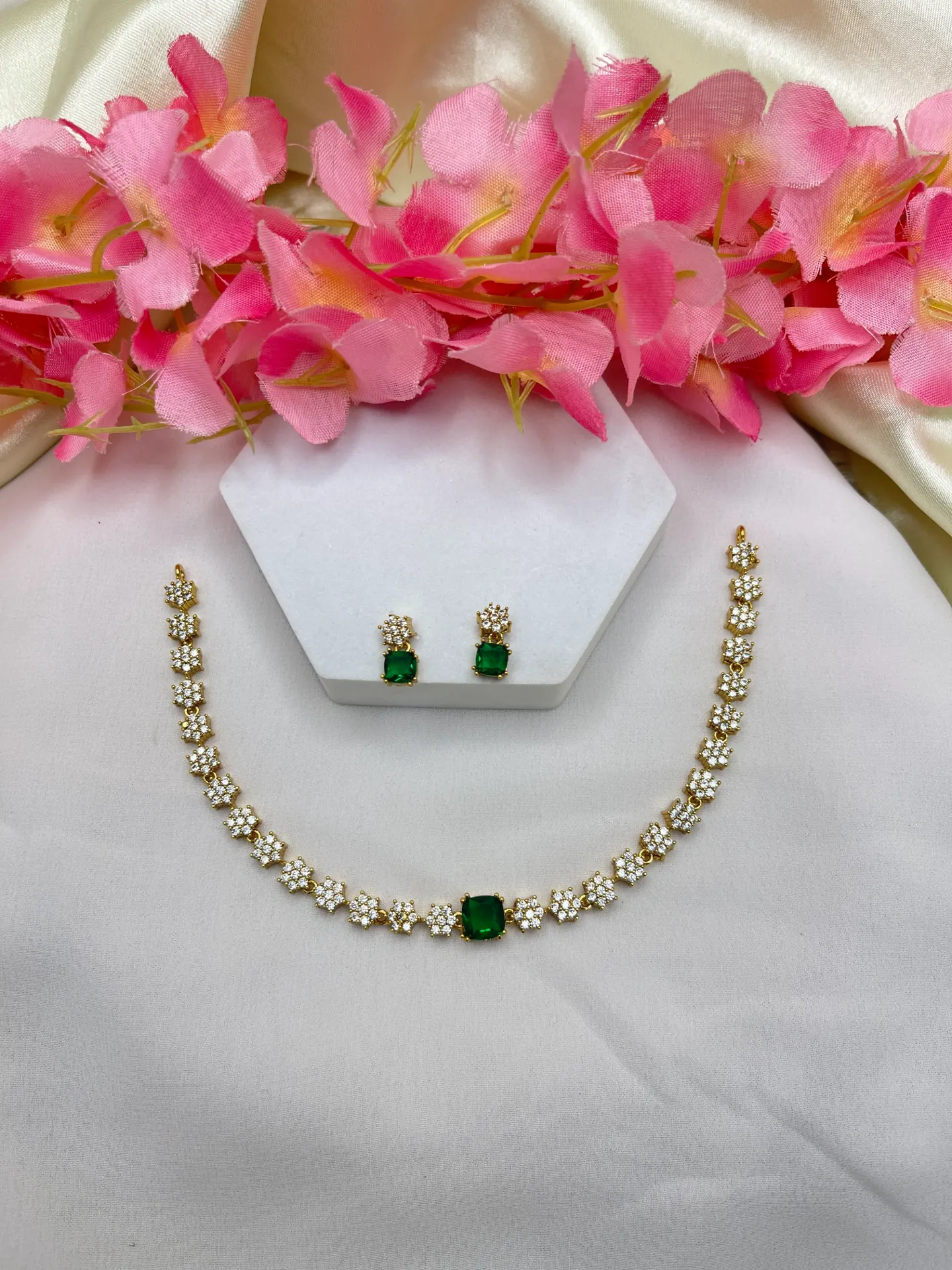 Flower Design Necklace -N331