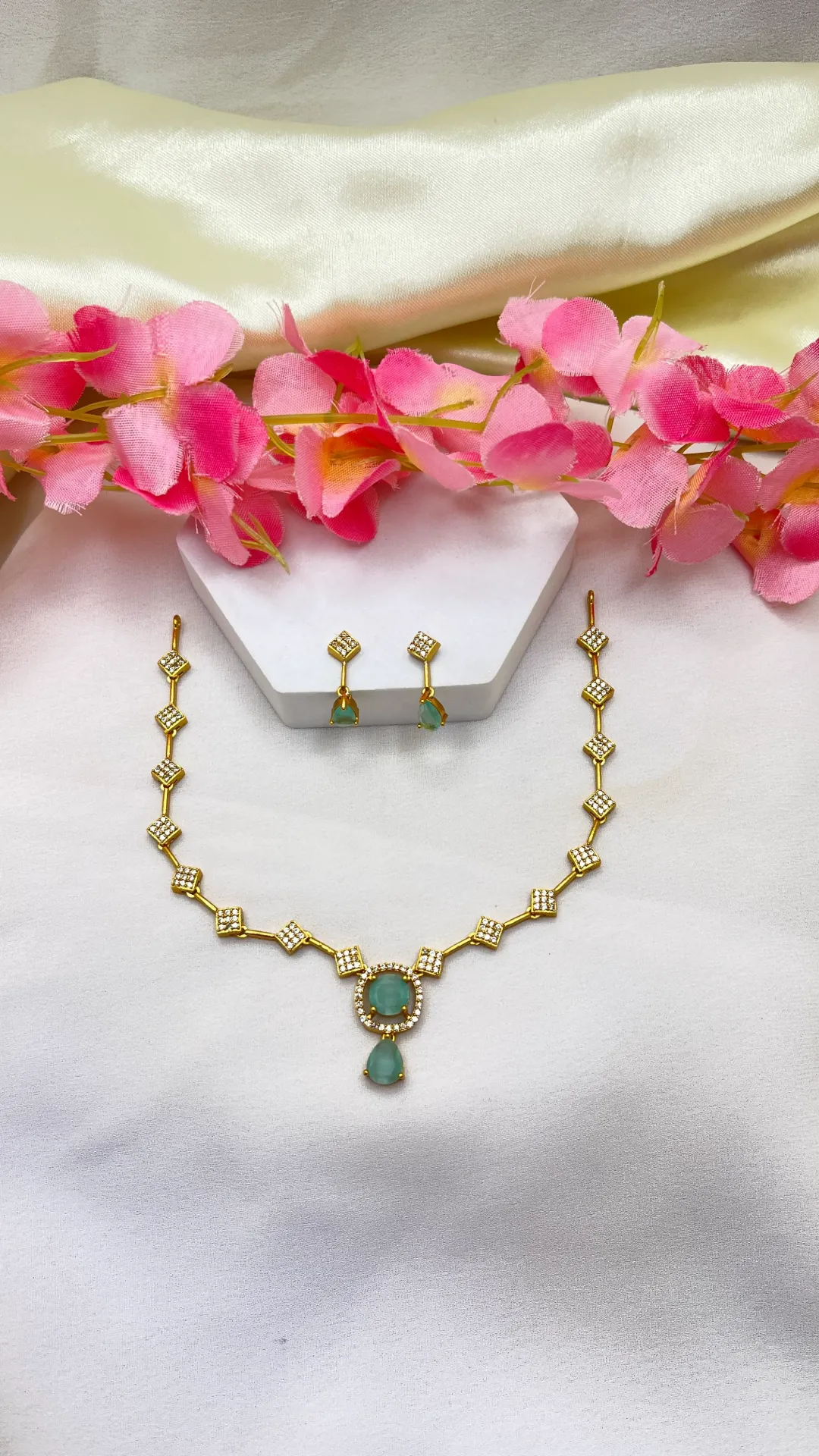 Green Stone Necklace -N342
