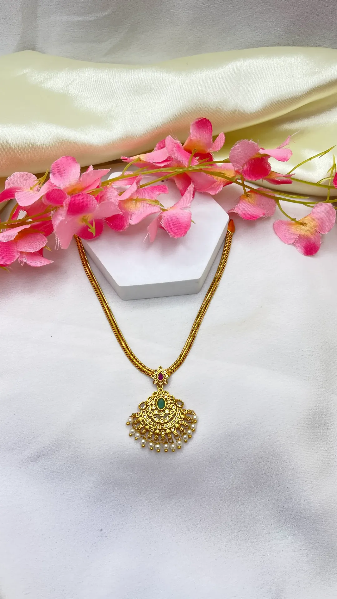 Flower Design Necklace -N363