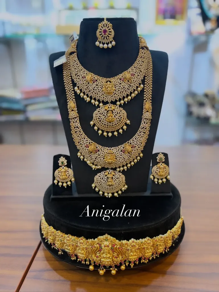 [BD Antique 91] Elegant White Stone With Lakshmi Set