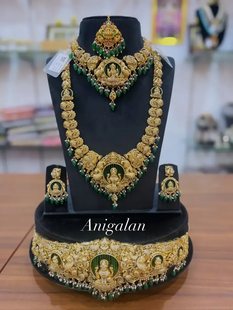 [BD Antique 103] Grand Green Beads Lakshmi Set