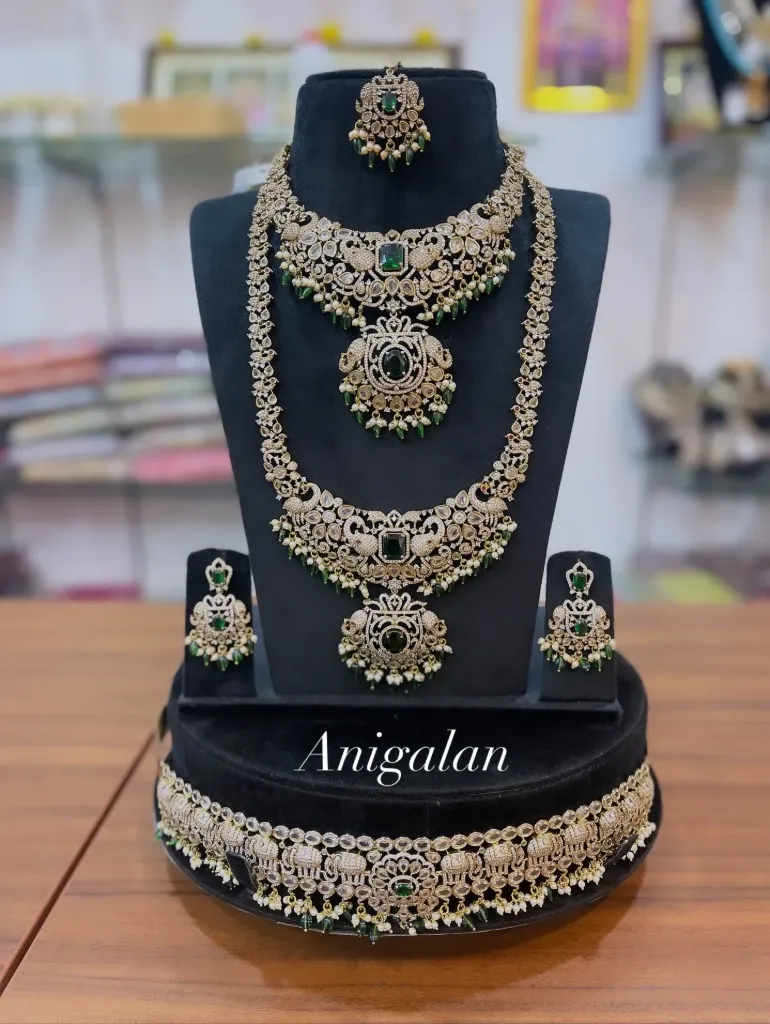 [ADBS043] Victorian Elephant And Green Beads Set -  ADBS043