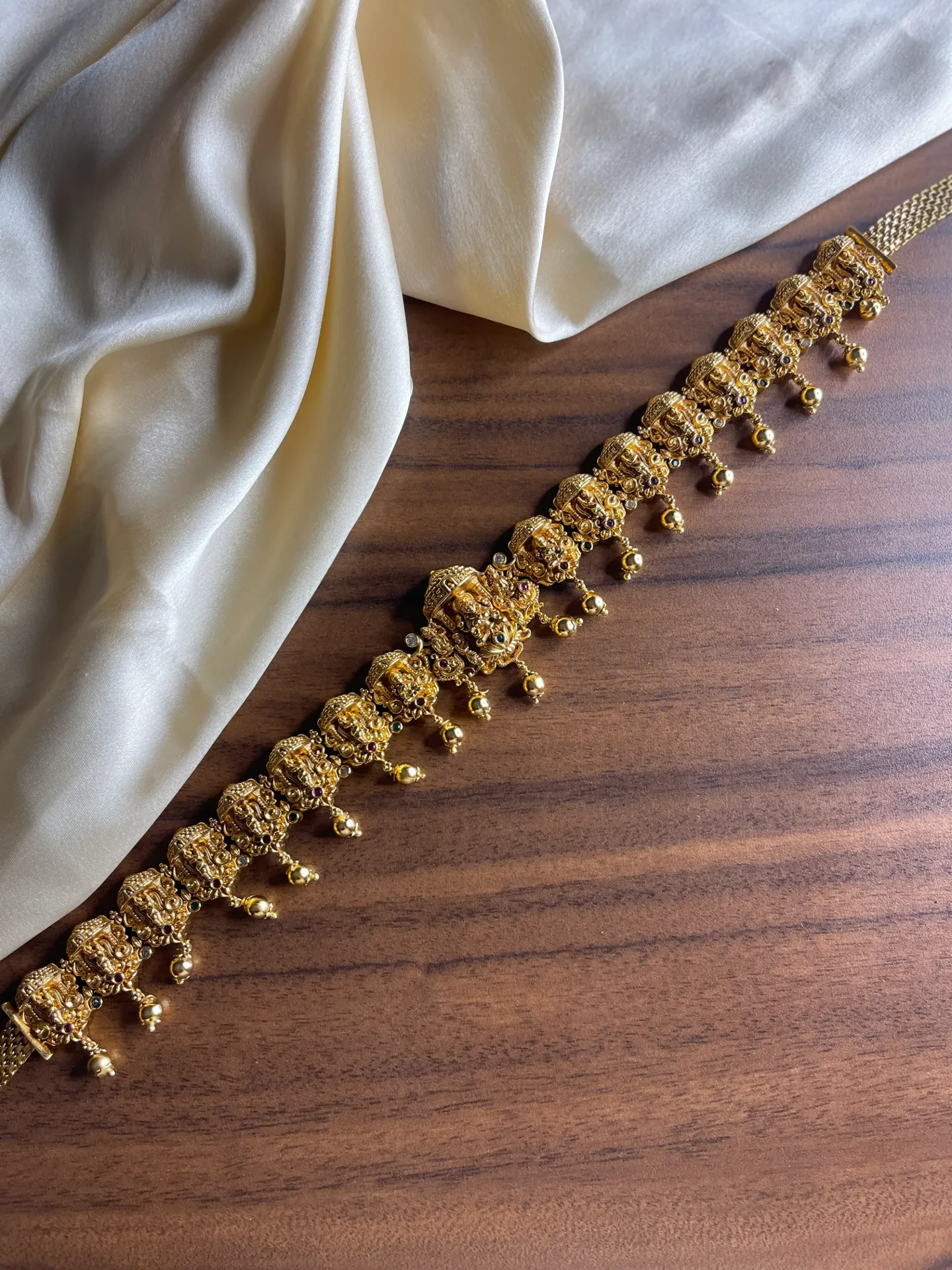 [HB052] Temple With Golden Drops Hipchain-HB052