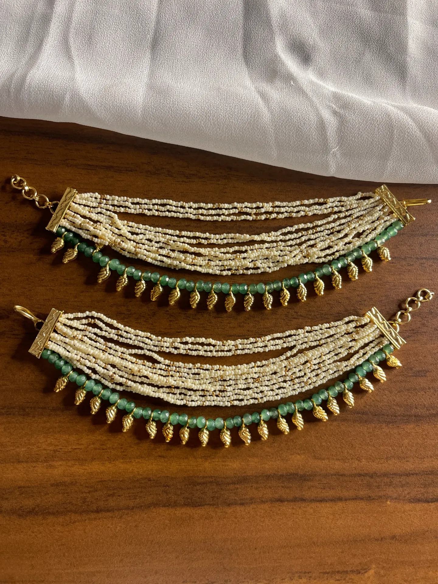 [Maatal08] Layered Pearl & Emerald Green Bead Maatal-M08