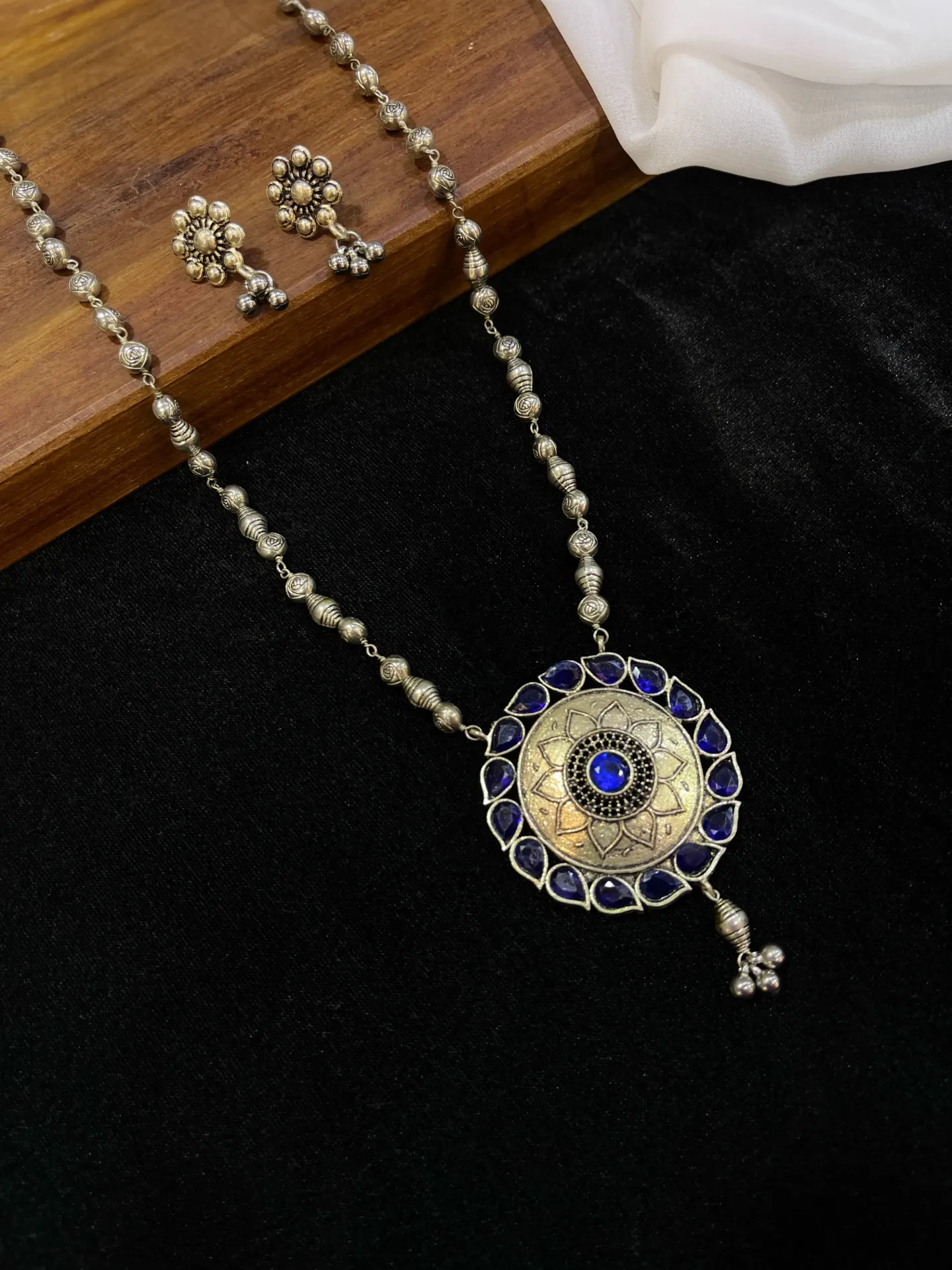 Blue stone Pendent With Chain -N08