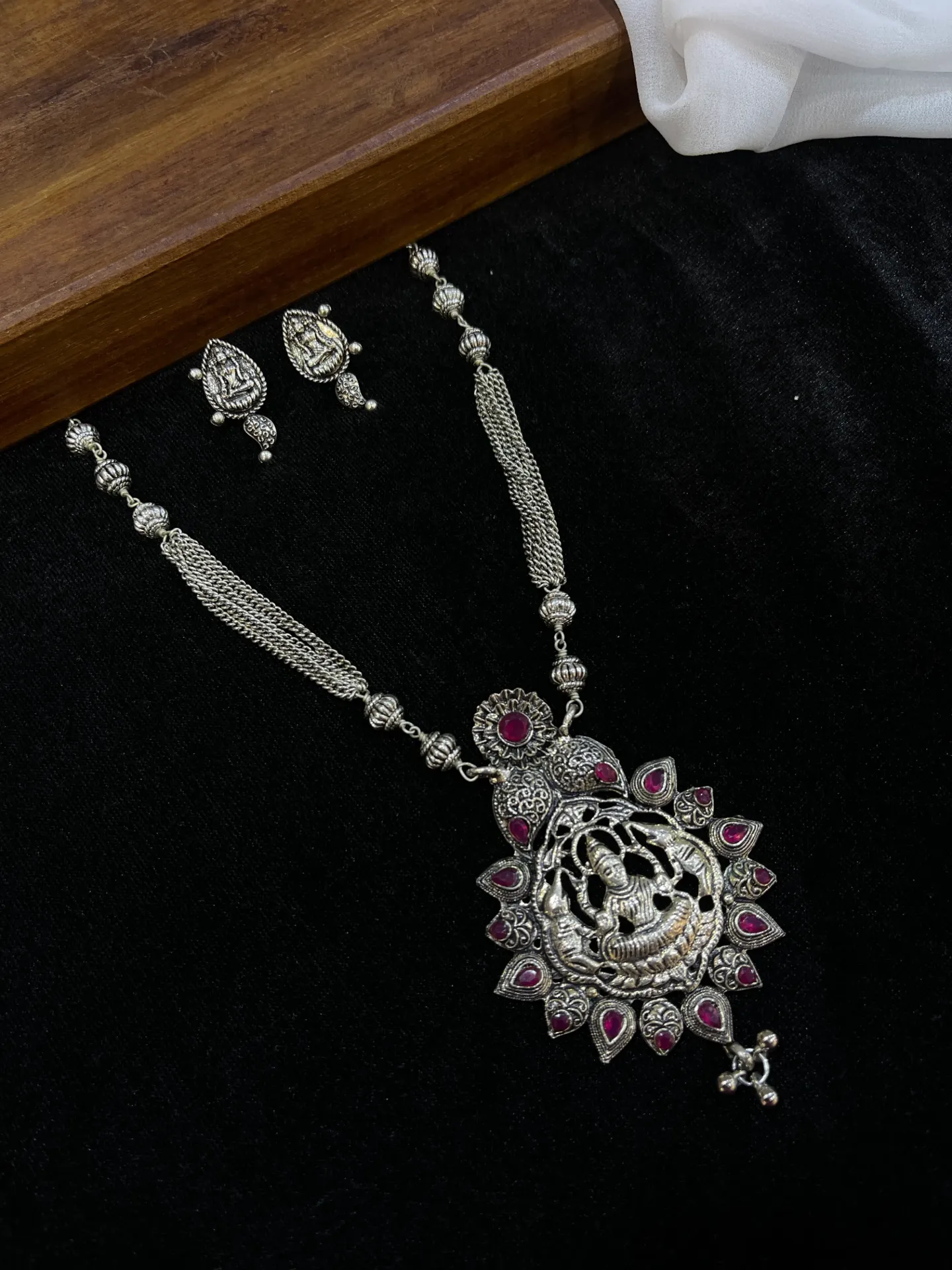 Lakshmi Pendent Design Necklace With Earrings-N13